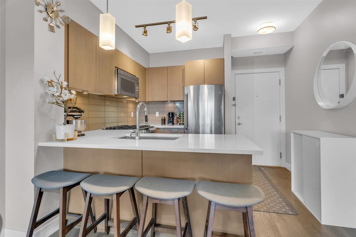 503 10033 RIVER DRIVE