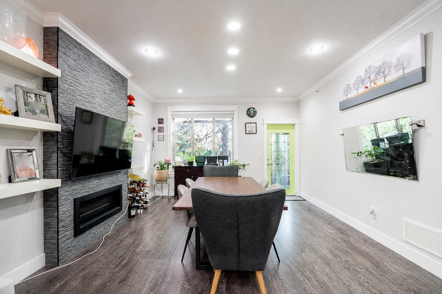 21528 DONOVAN AVENUE