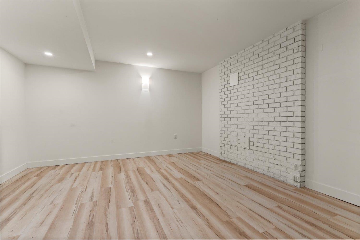 2470 WOODSTOCK DRIVE