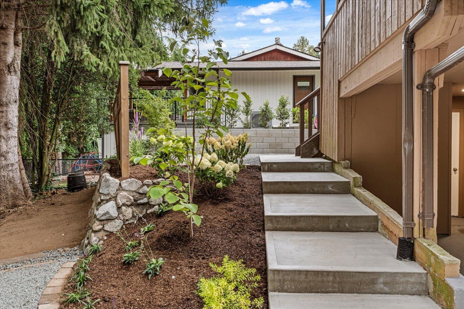 2470 WOODSTOCK DRIVE