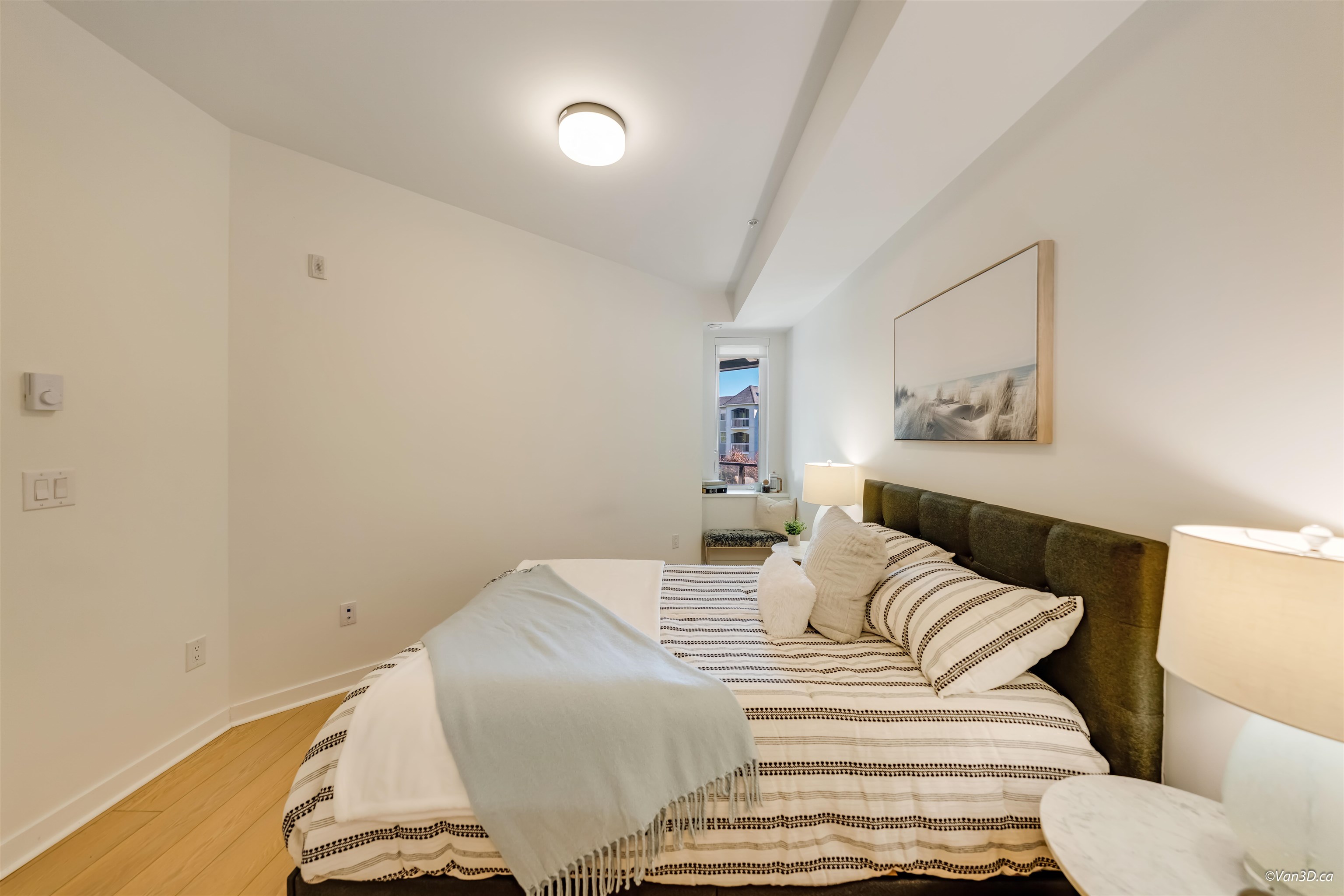 213 20695 EASTLEIGH CRESCENT