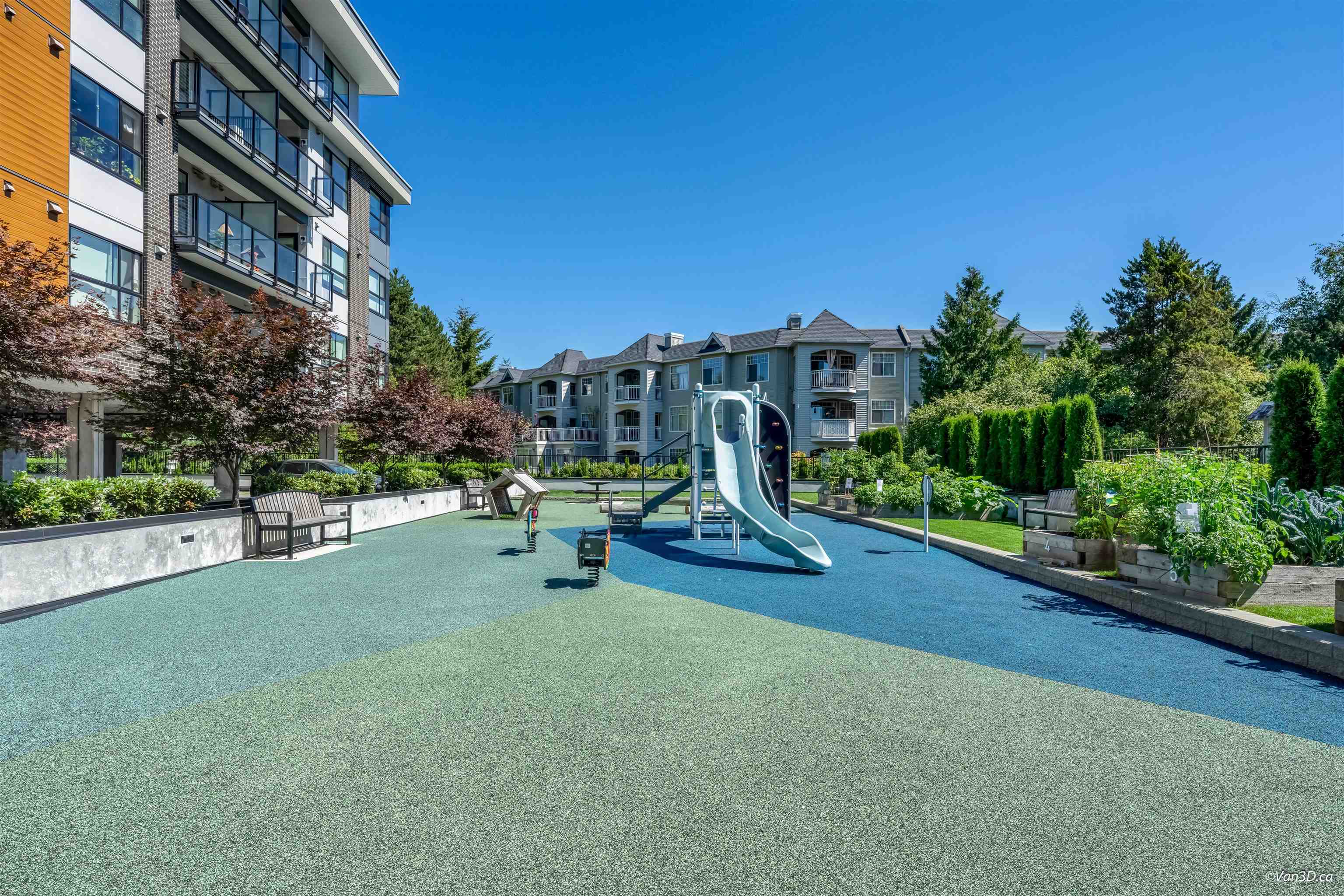 213 20695 EASTLEIGH CRESCENT