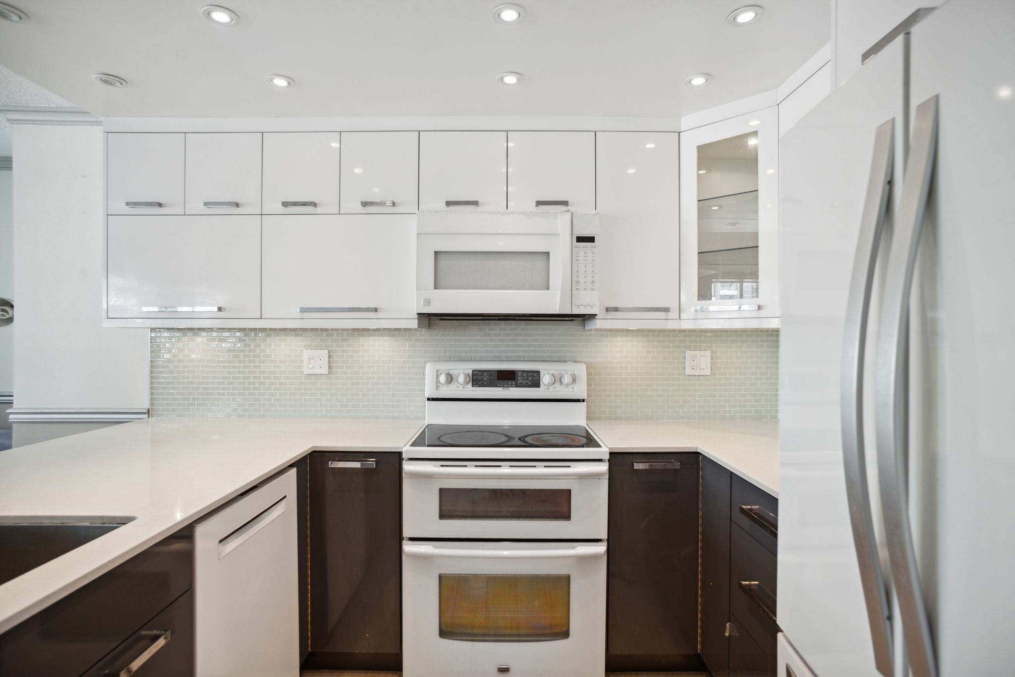 1270 ROBSON STREET