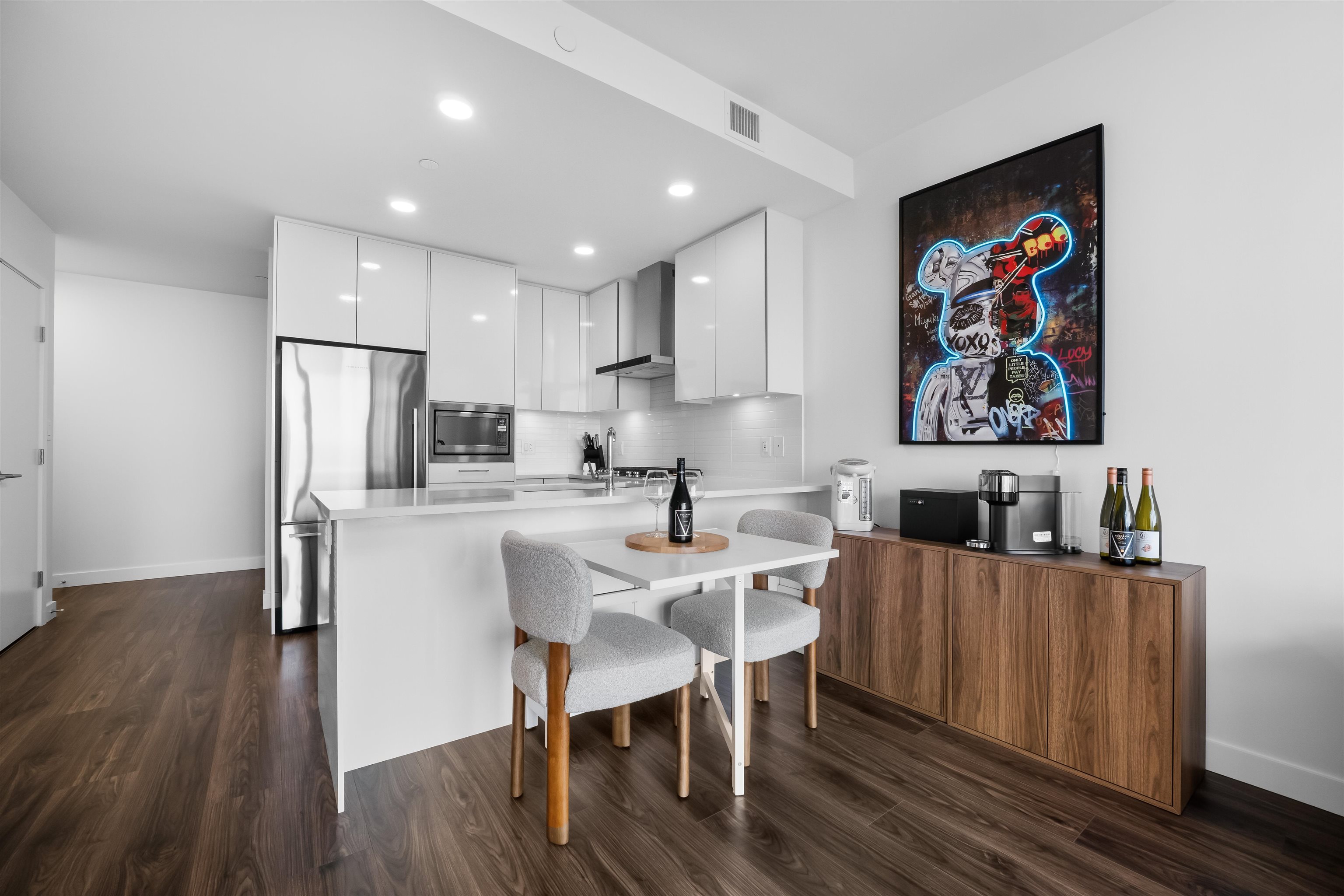 2205 518 CLARKE ROAD
