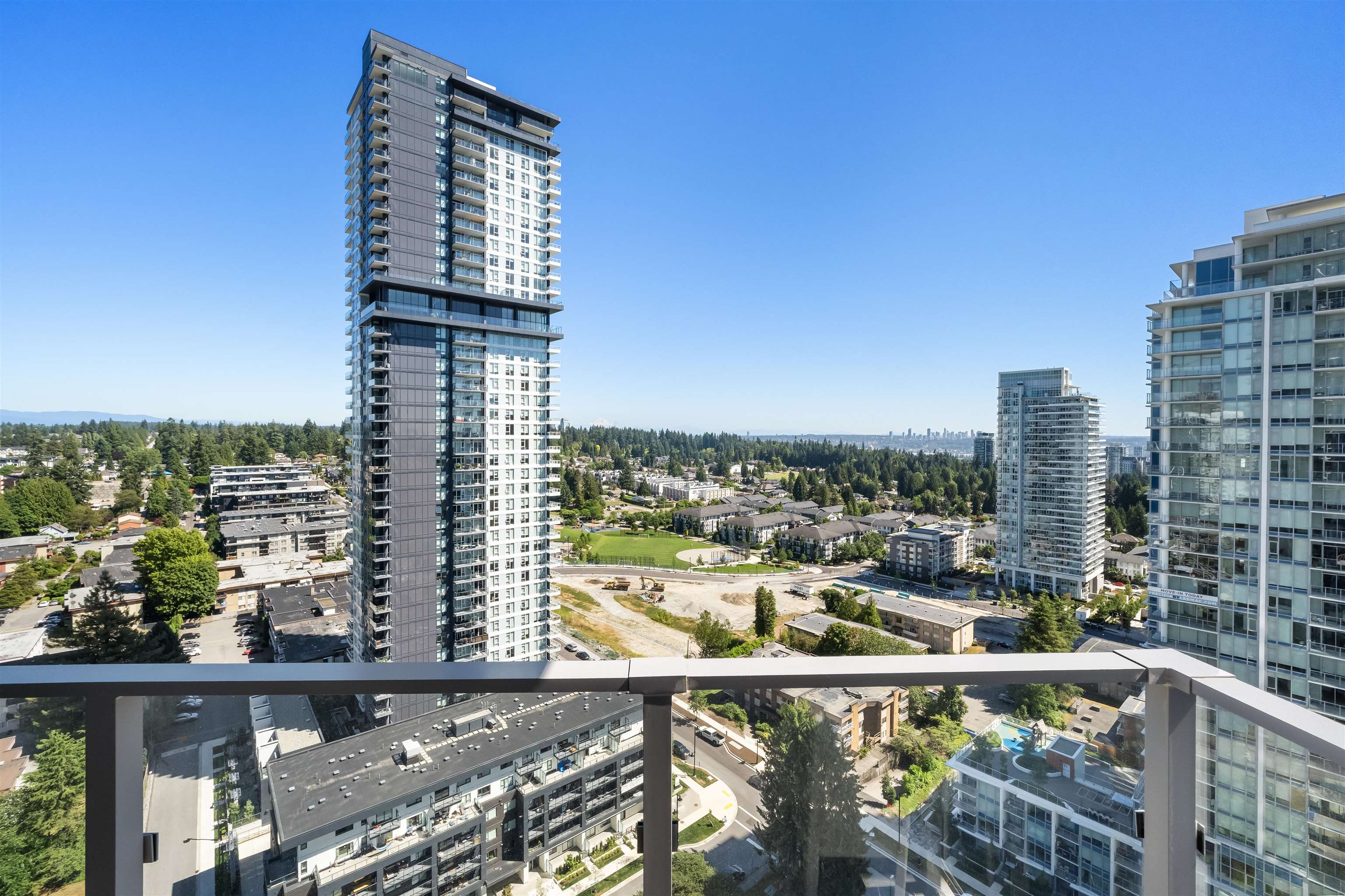 2205 518 CLARKE ROAD