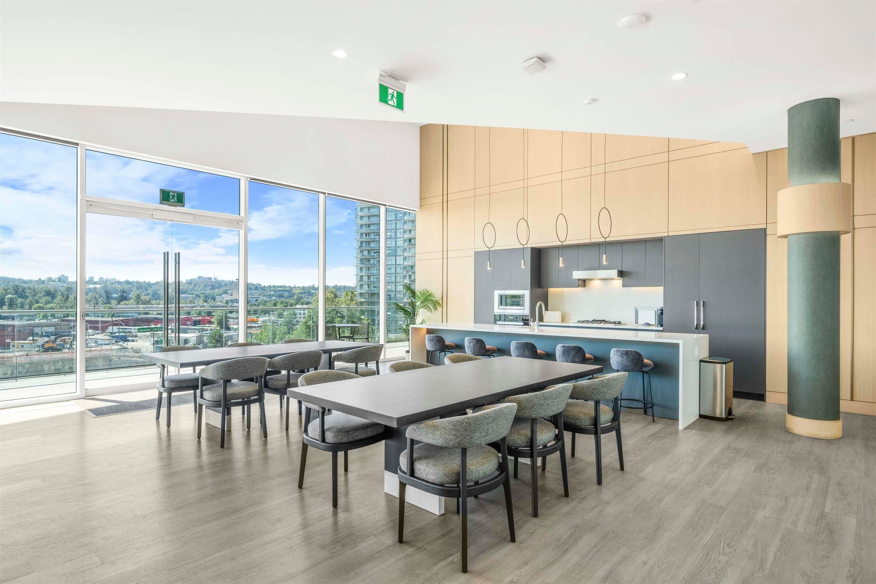 4108 4890 LOUGHEED HIGHWAY