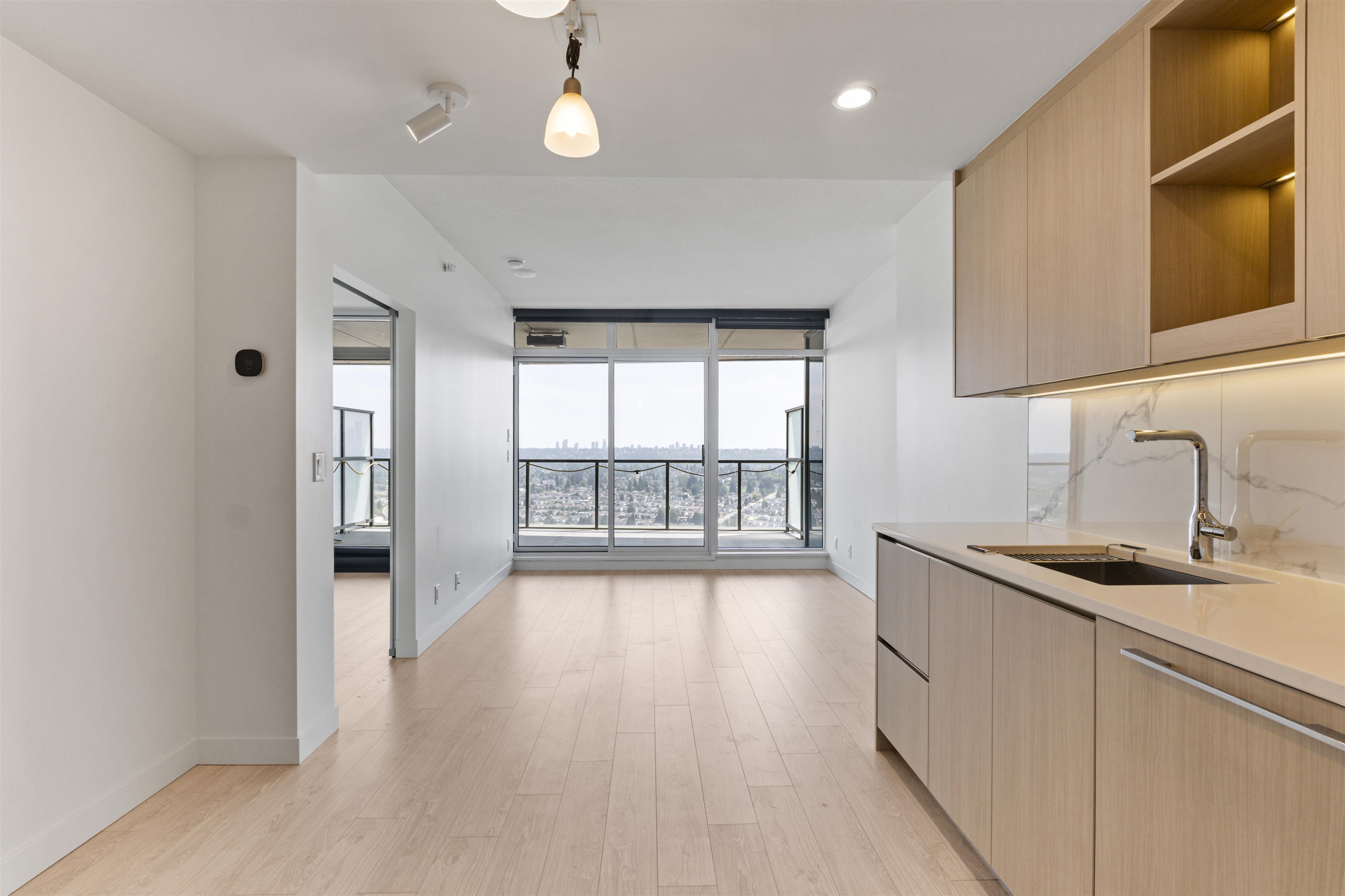 4108 4890 LOUGHEED HIGHWAY