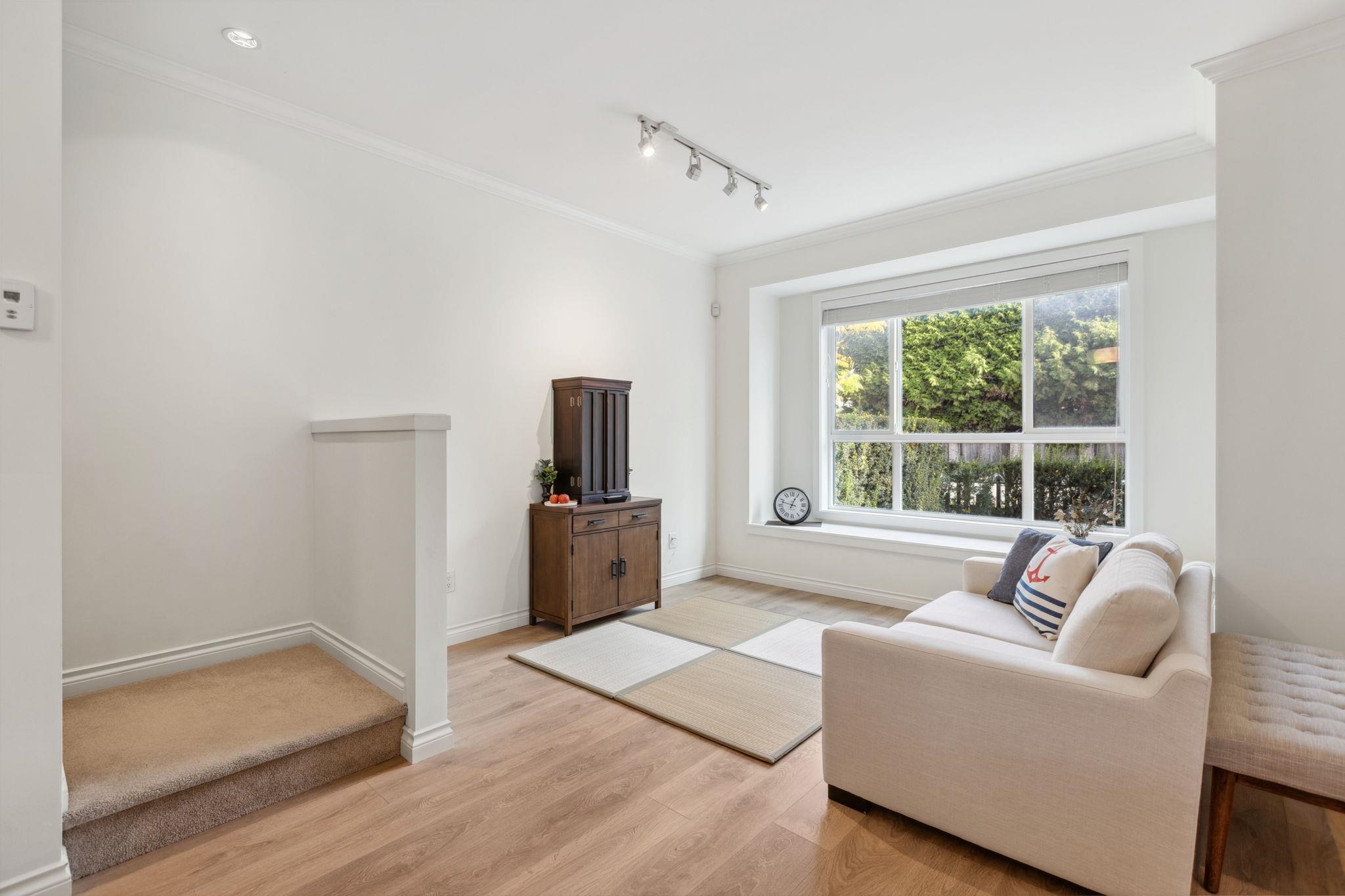 11 10611 GILBERT ROAD