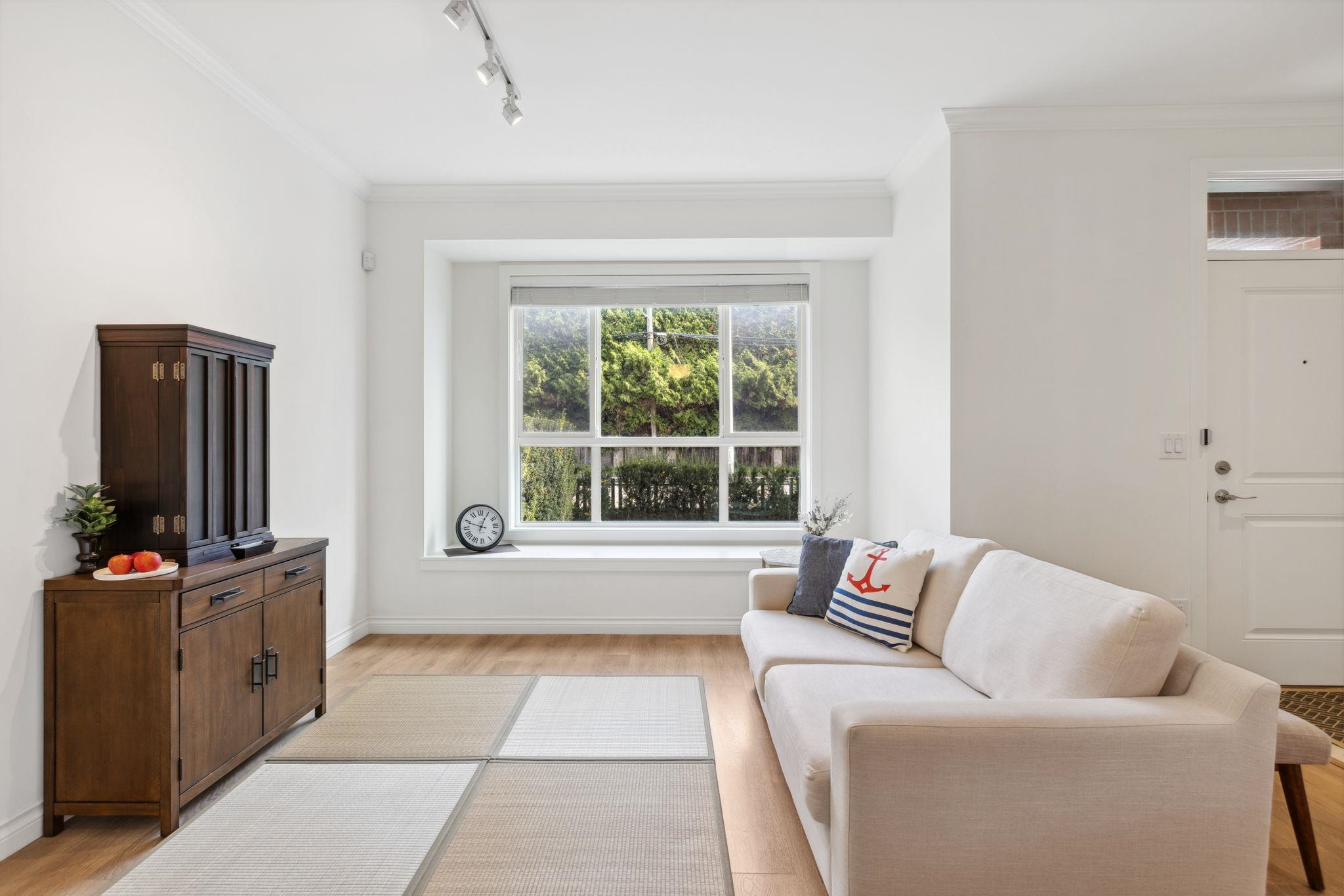 11 10611 GILBERT ROAD