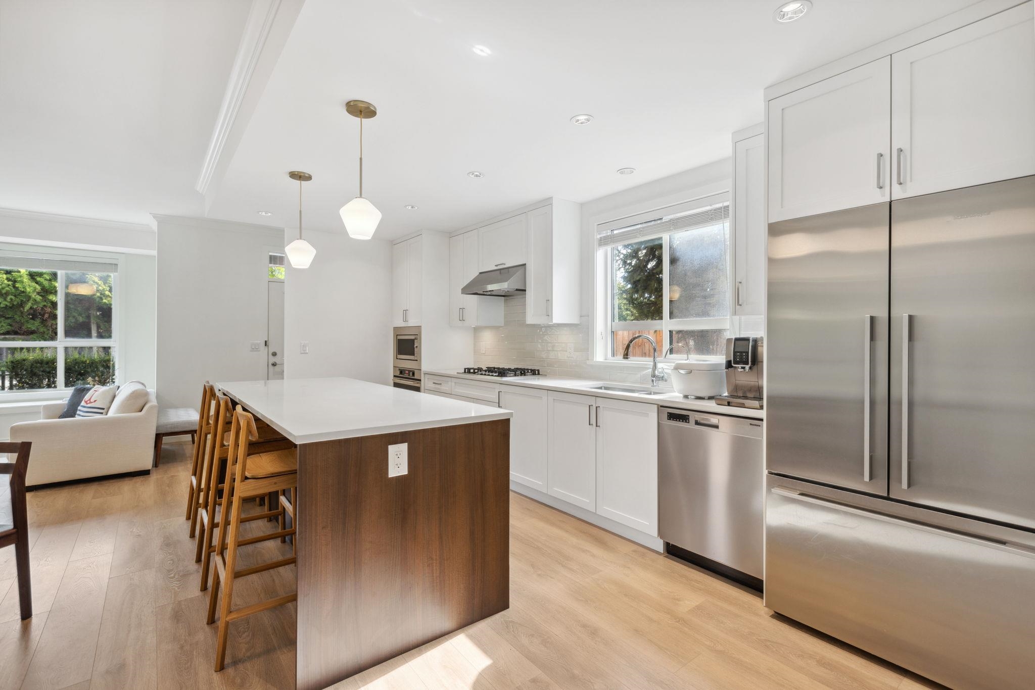 11 10611 GILBERT ROAD