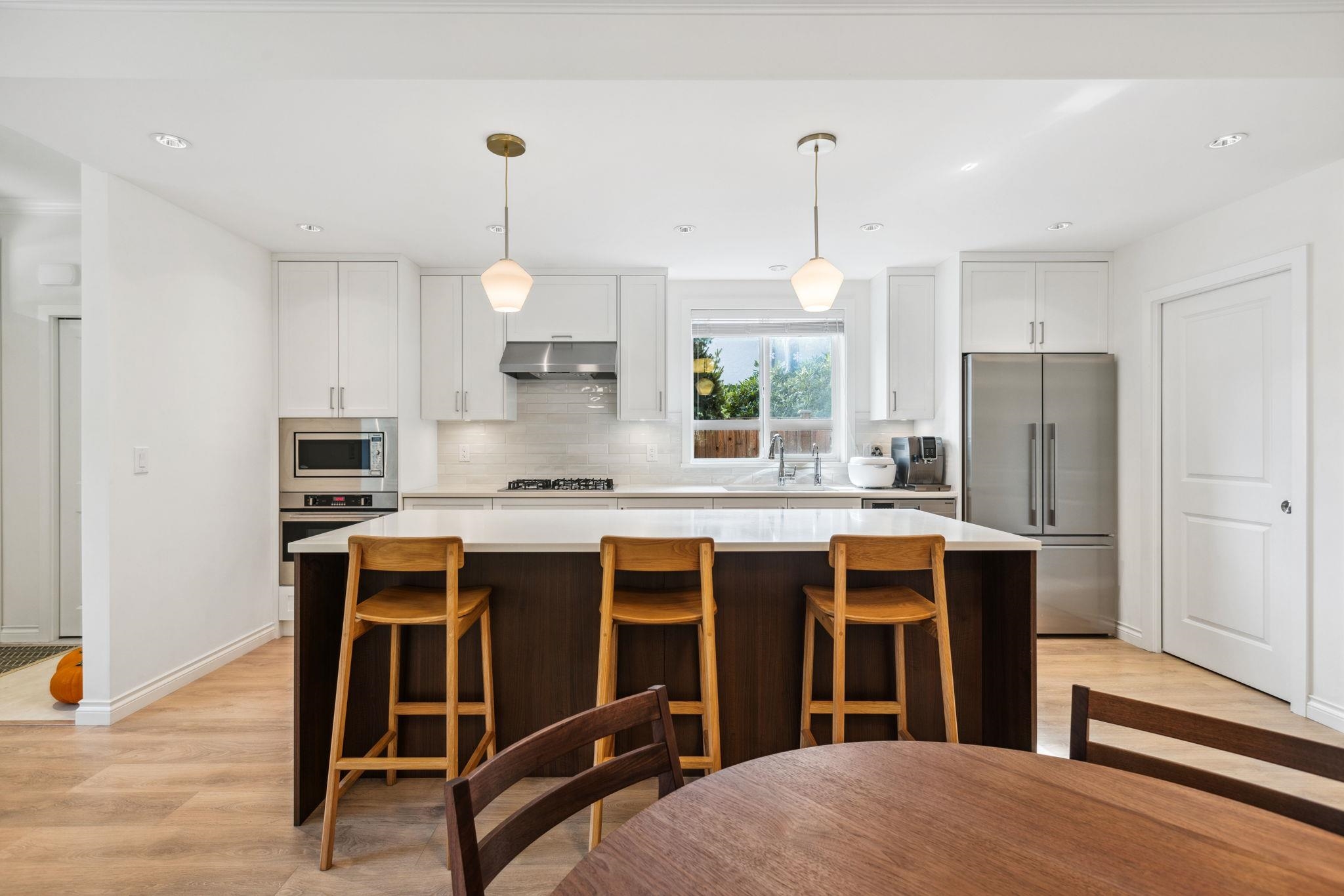 11 10611 GILBERT ROAD