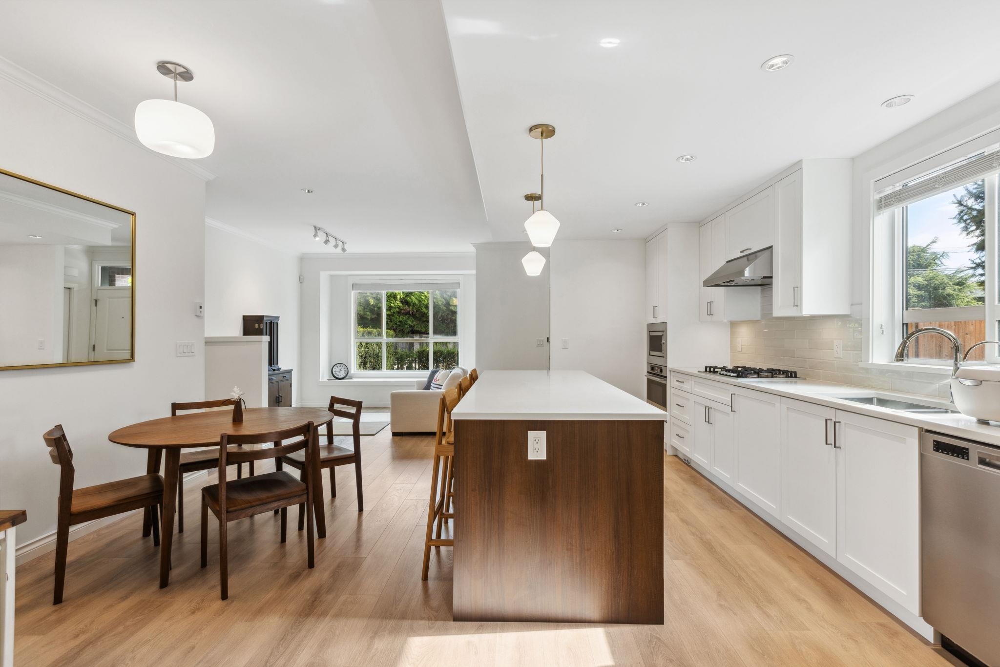 11 10611 GILBERT ROAD