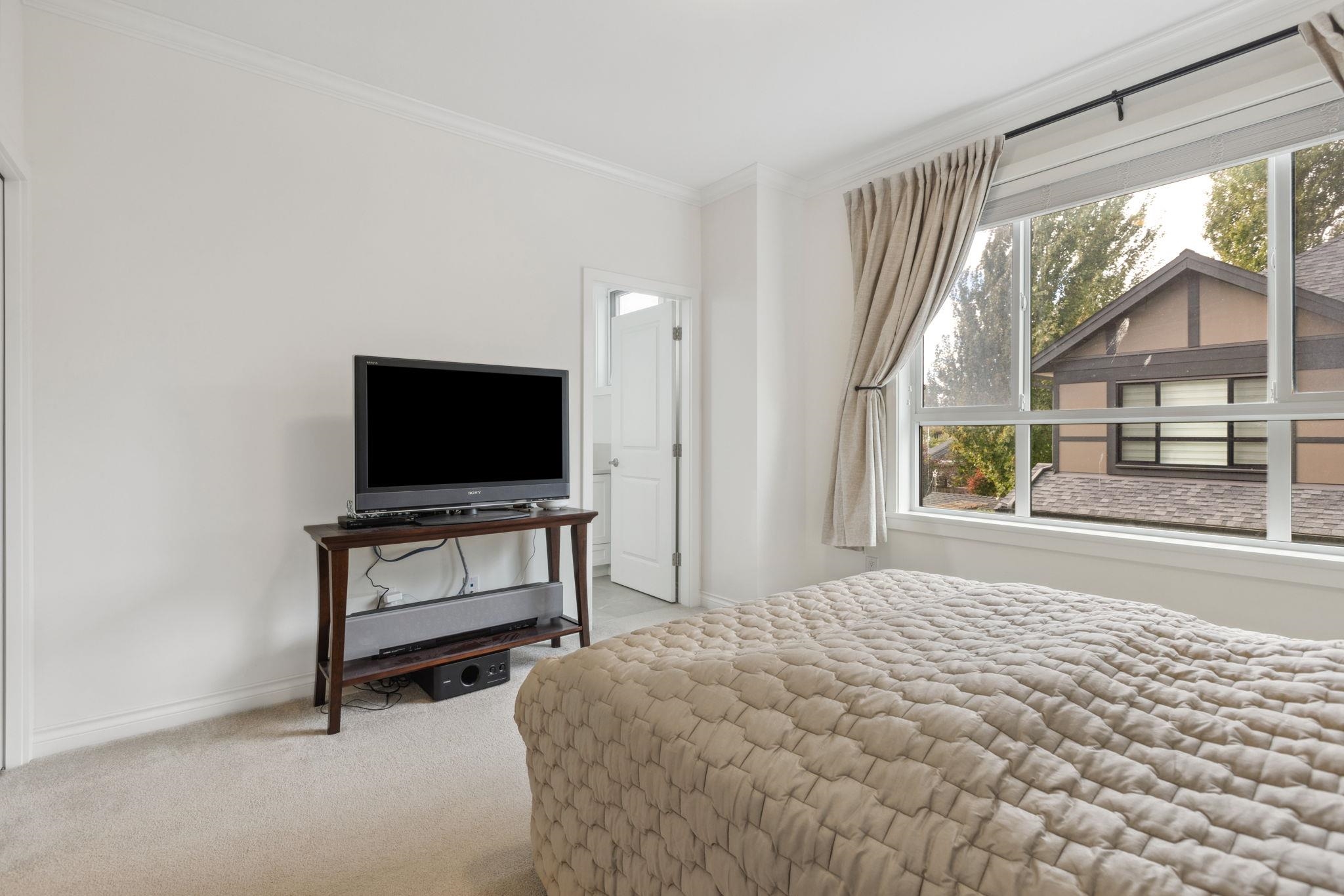 11 10611 GILBERT ROAD