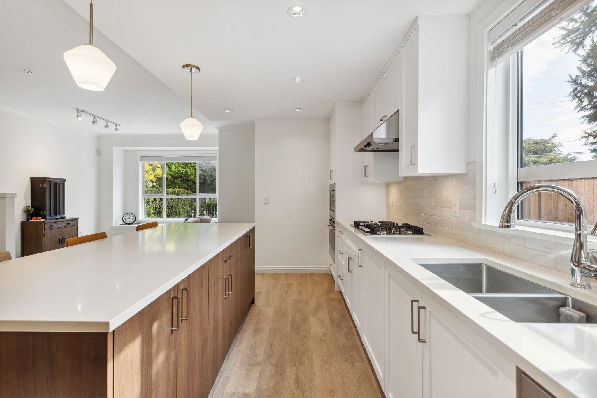 11 10611 GILBERT ROAD