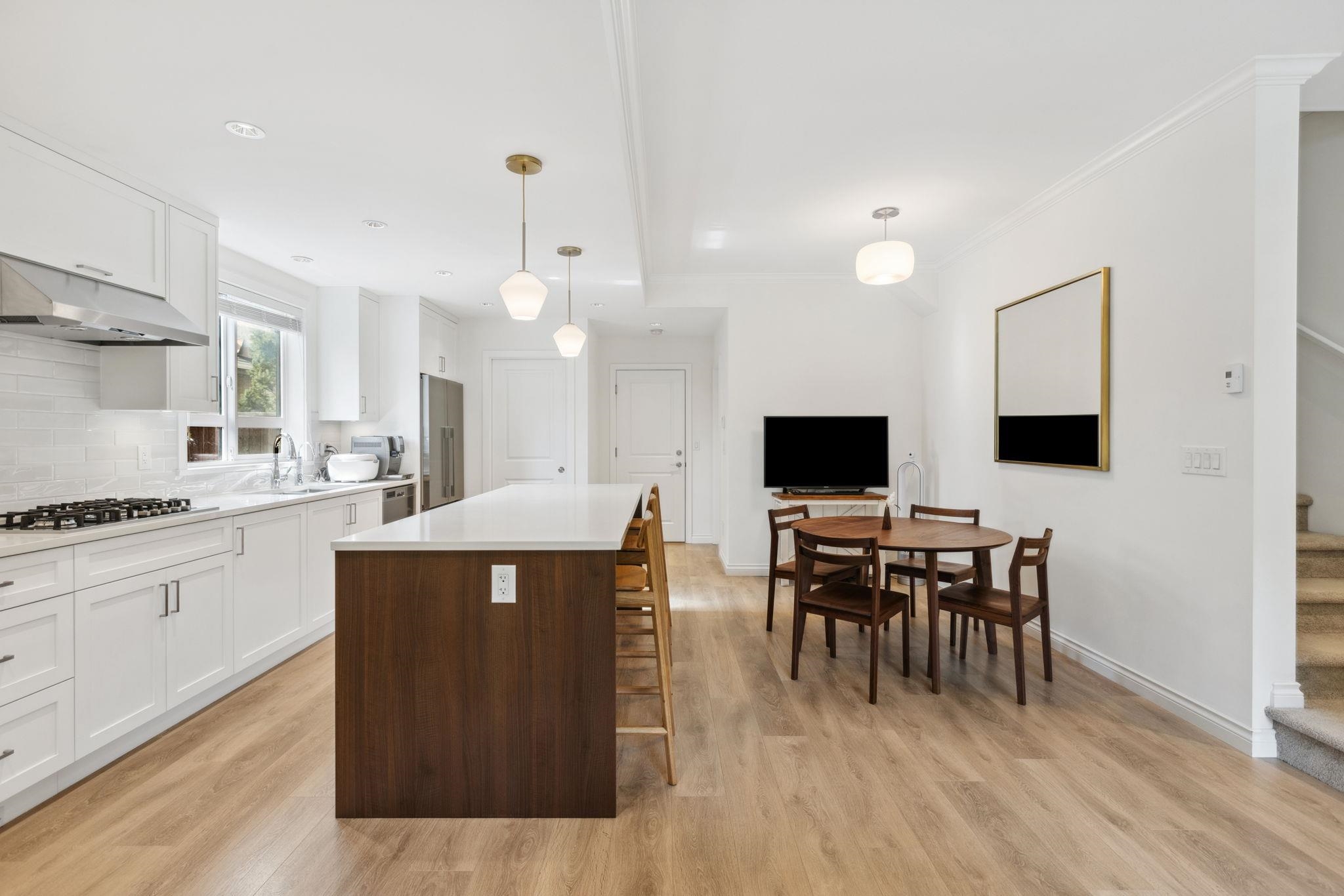 11 10611 GILBERT ROAD