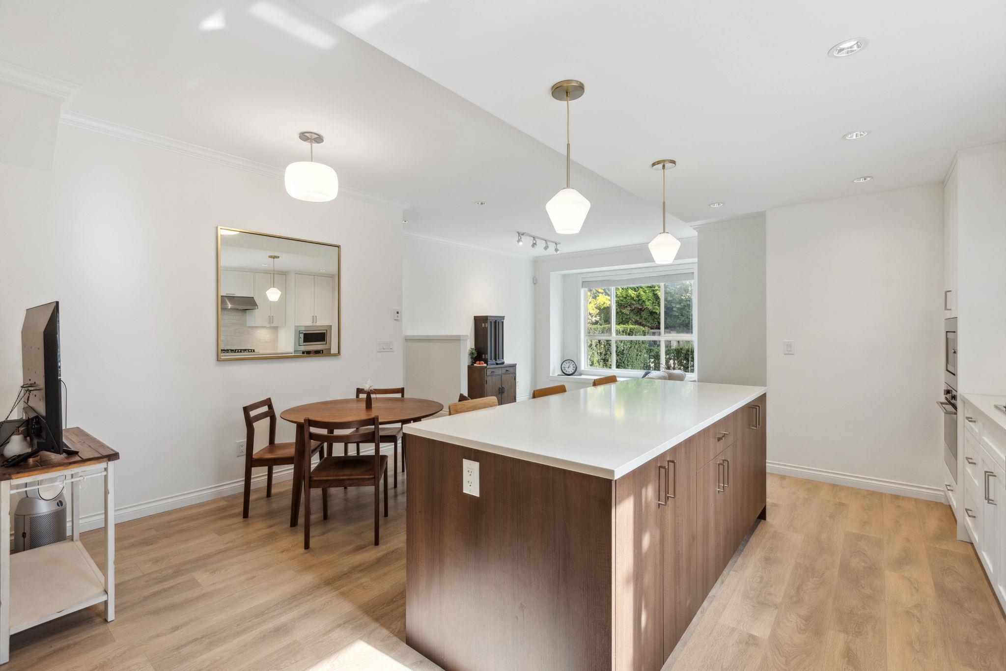 11 10611 GILBERT ROAD