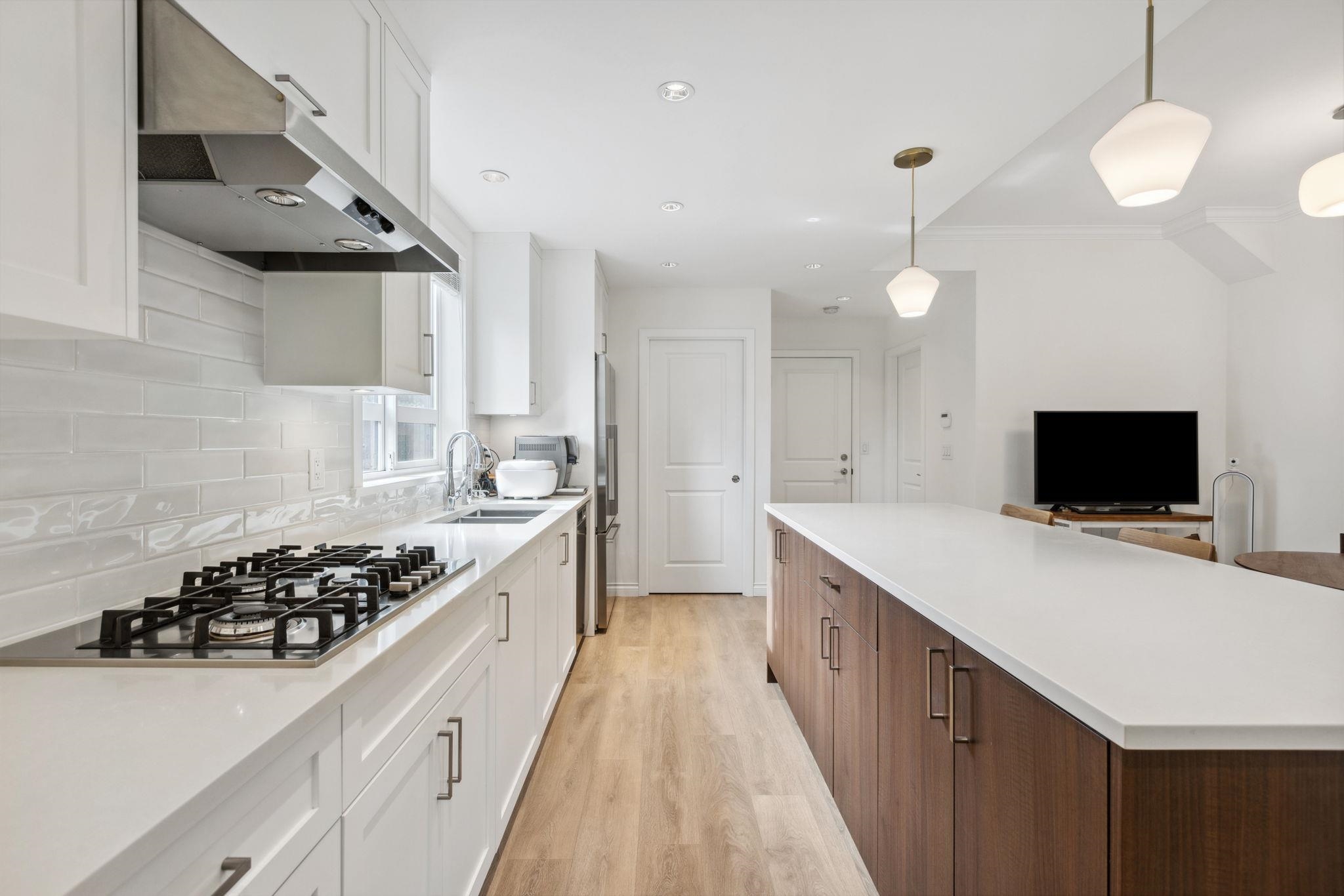 11 10611 GILBERT ROAD