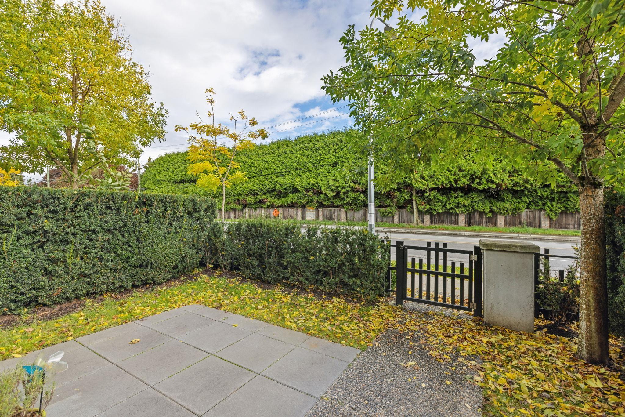 11 10611 GILBERT ROAD
