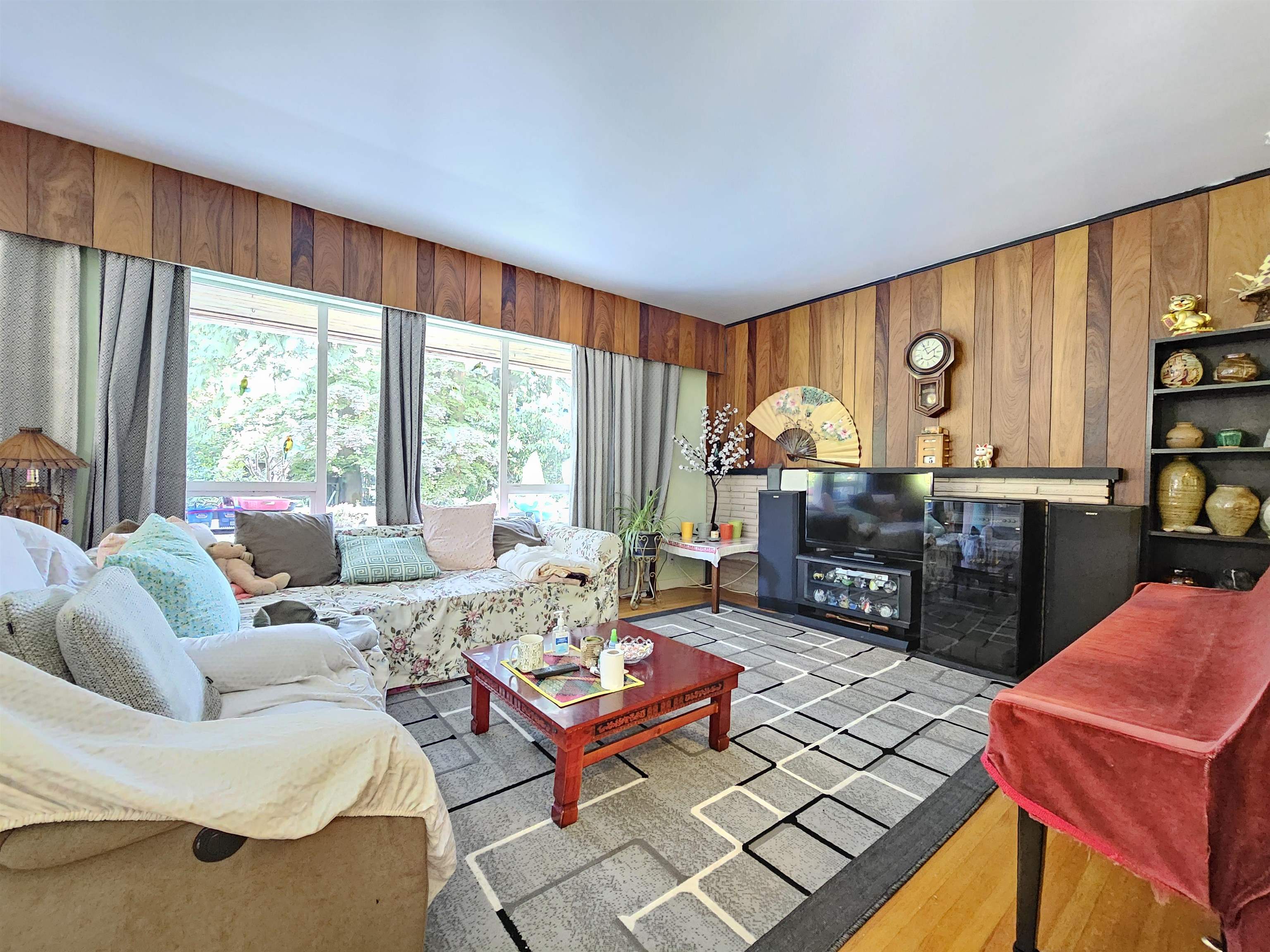435 E OSBORNE ROAD