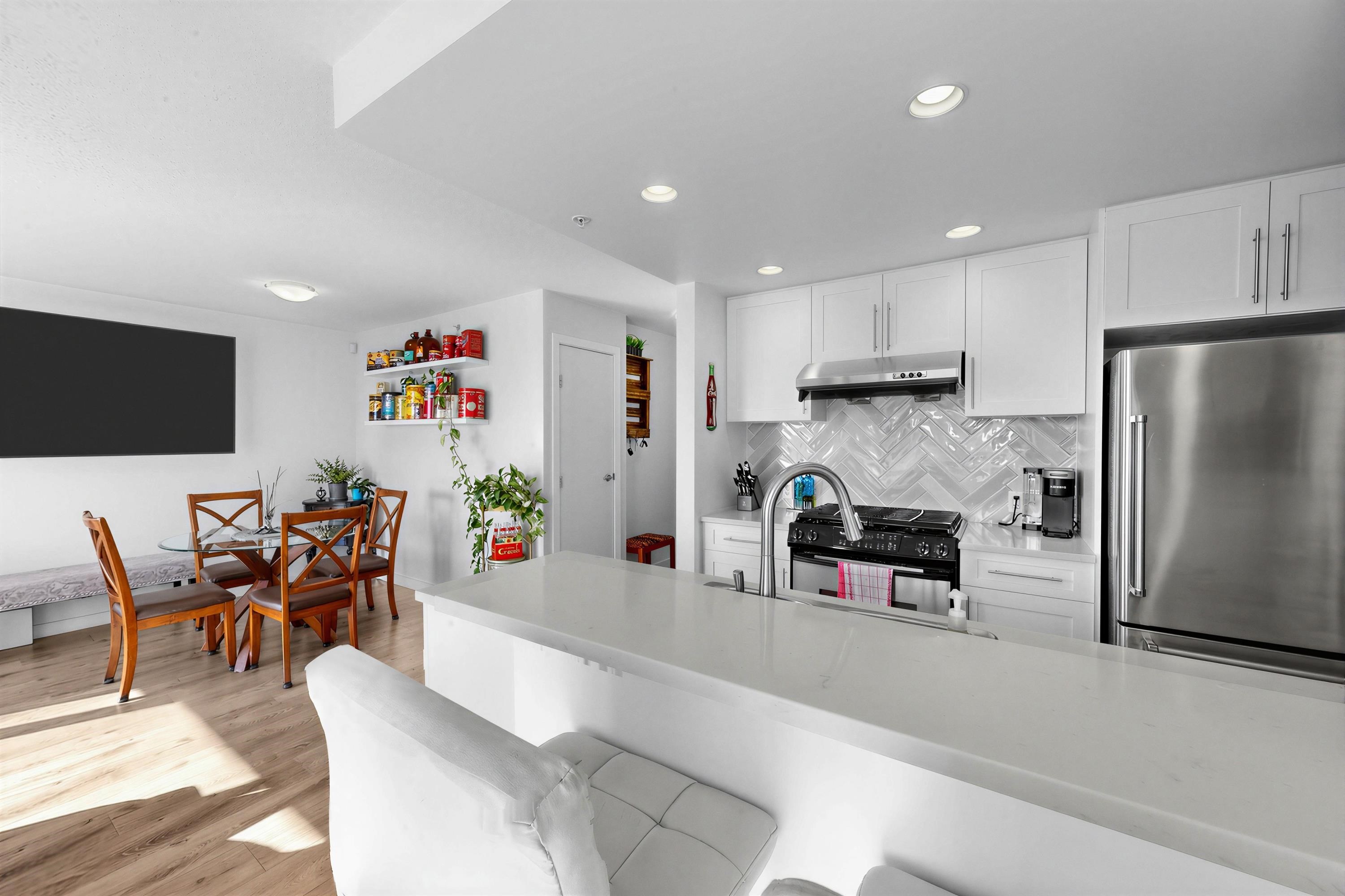 1501 455 BEACH CRESCENT