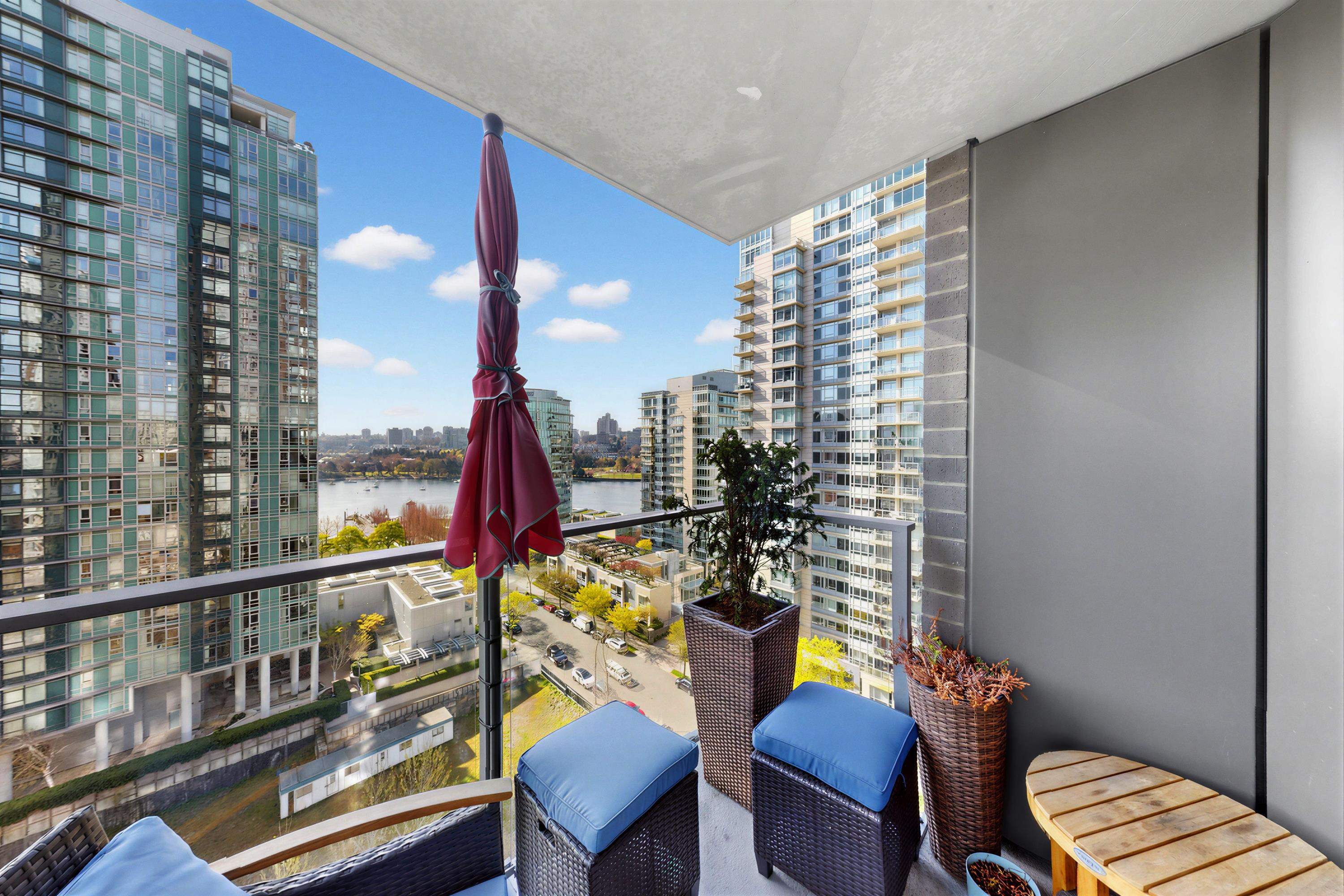 1501 455 BEACH CRESCENT