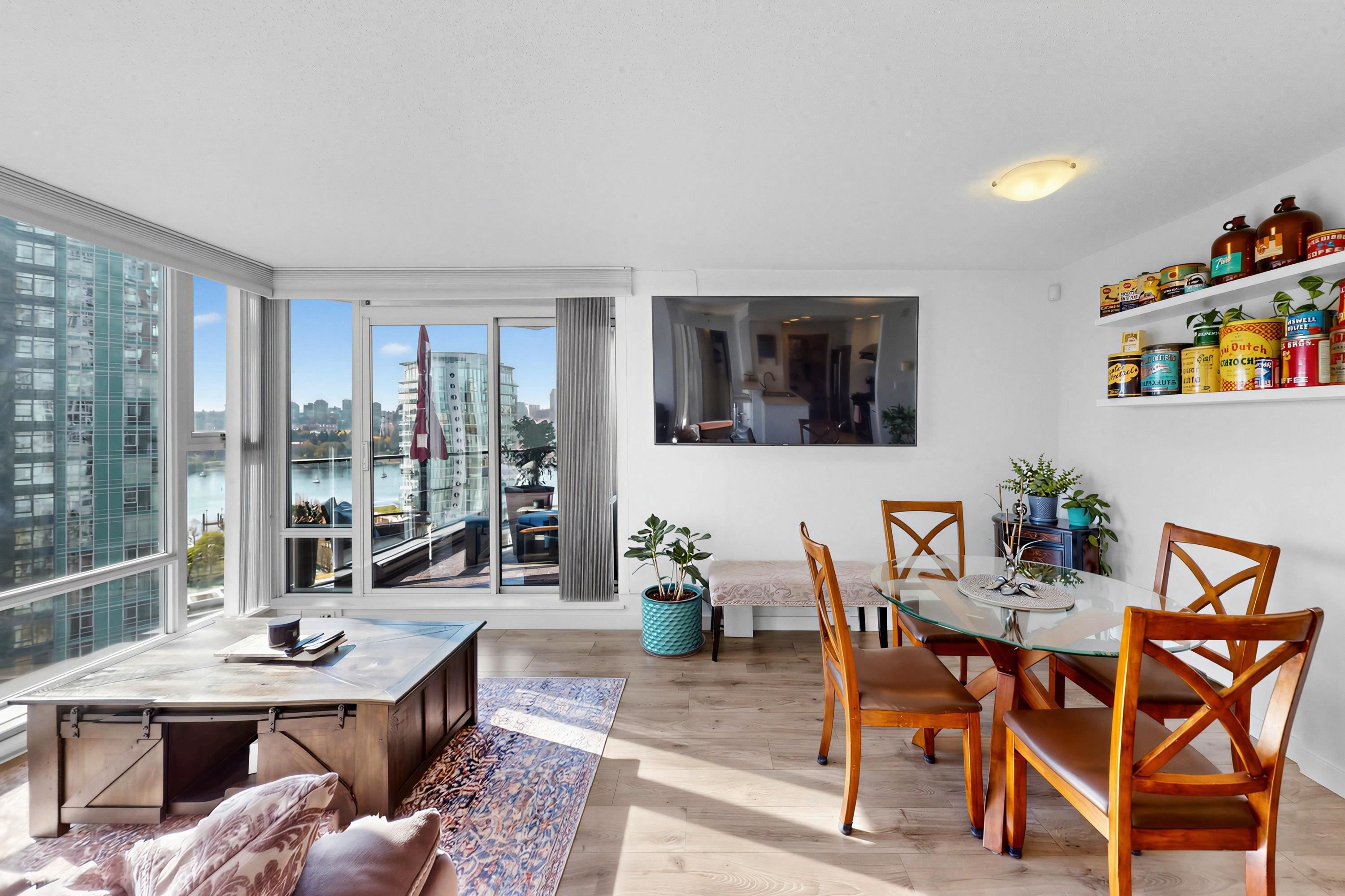 1501 455 BEACH CRESCENT