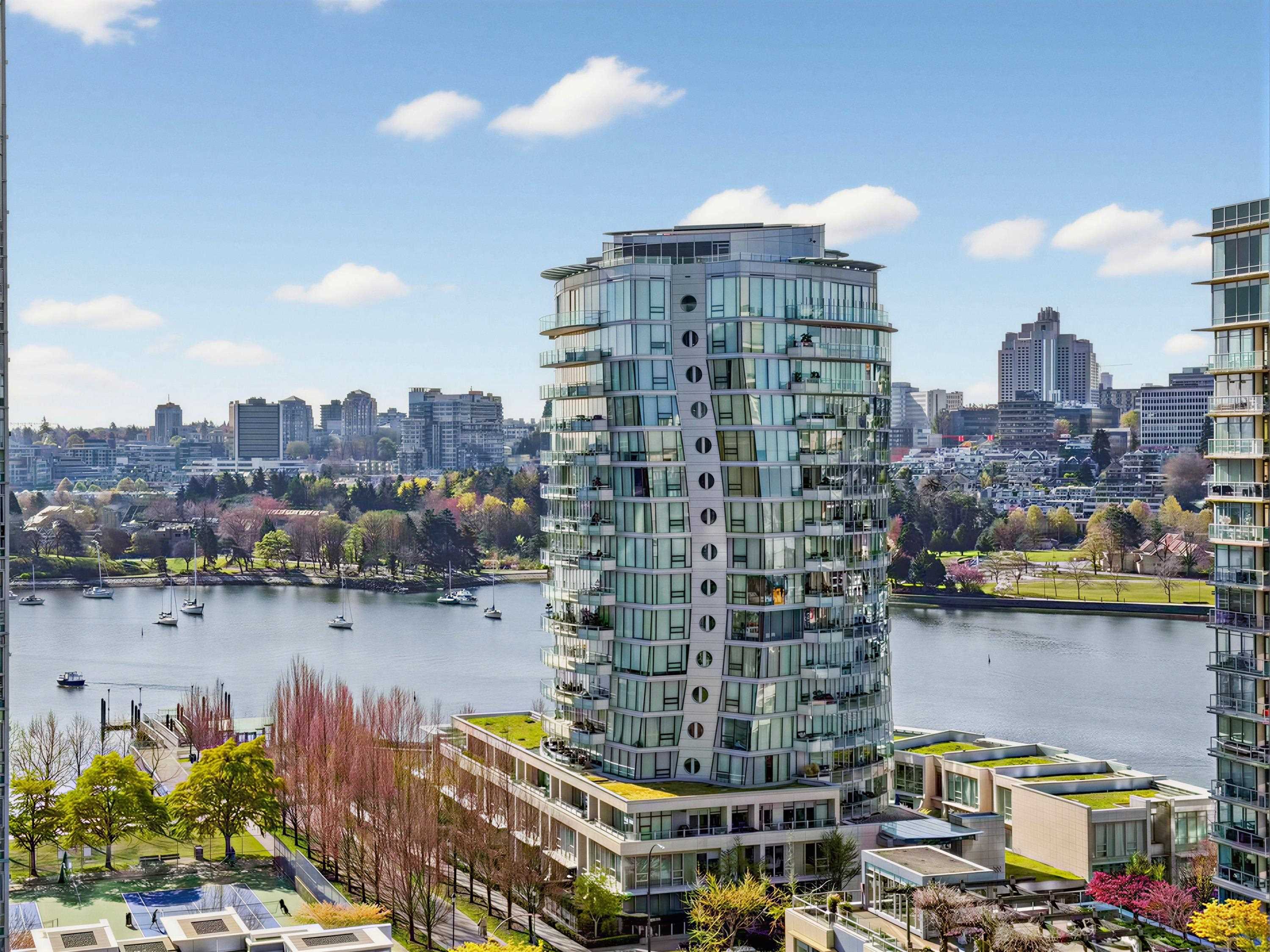 1501 455 BEACH CRESCENT