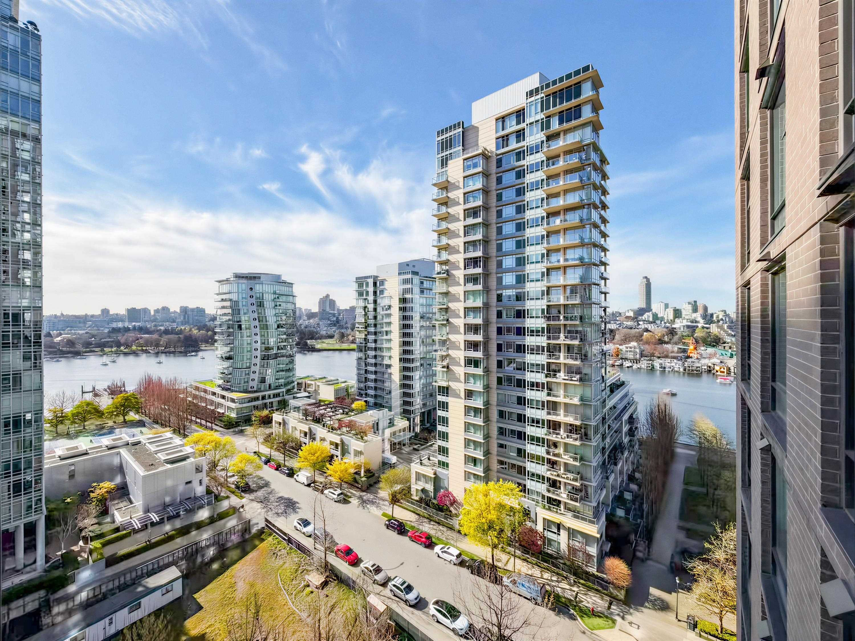 1501 455 BEACH CRESCENT