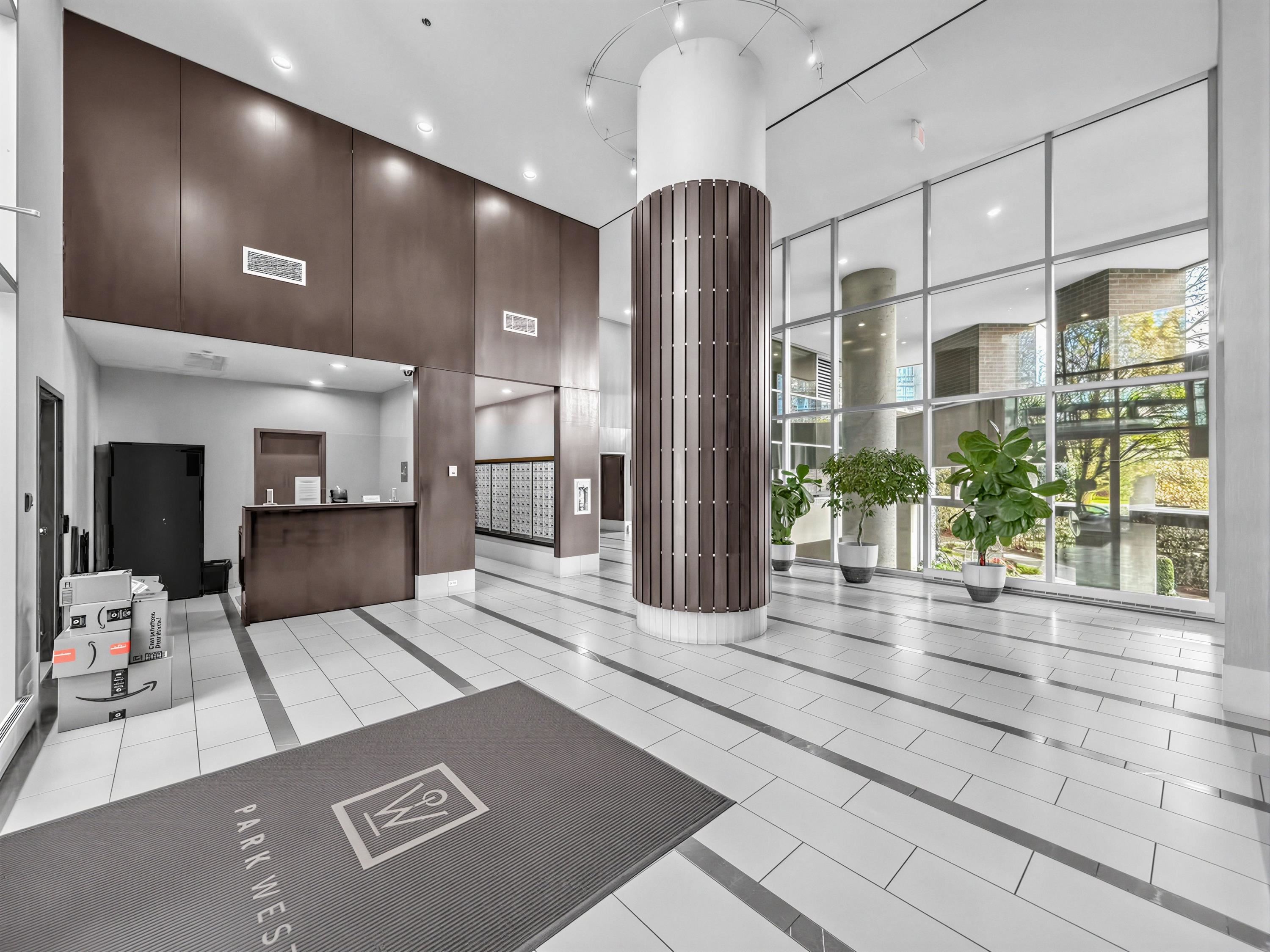 1501 455 BEACH CRESCENT
