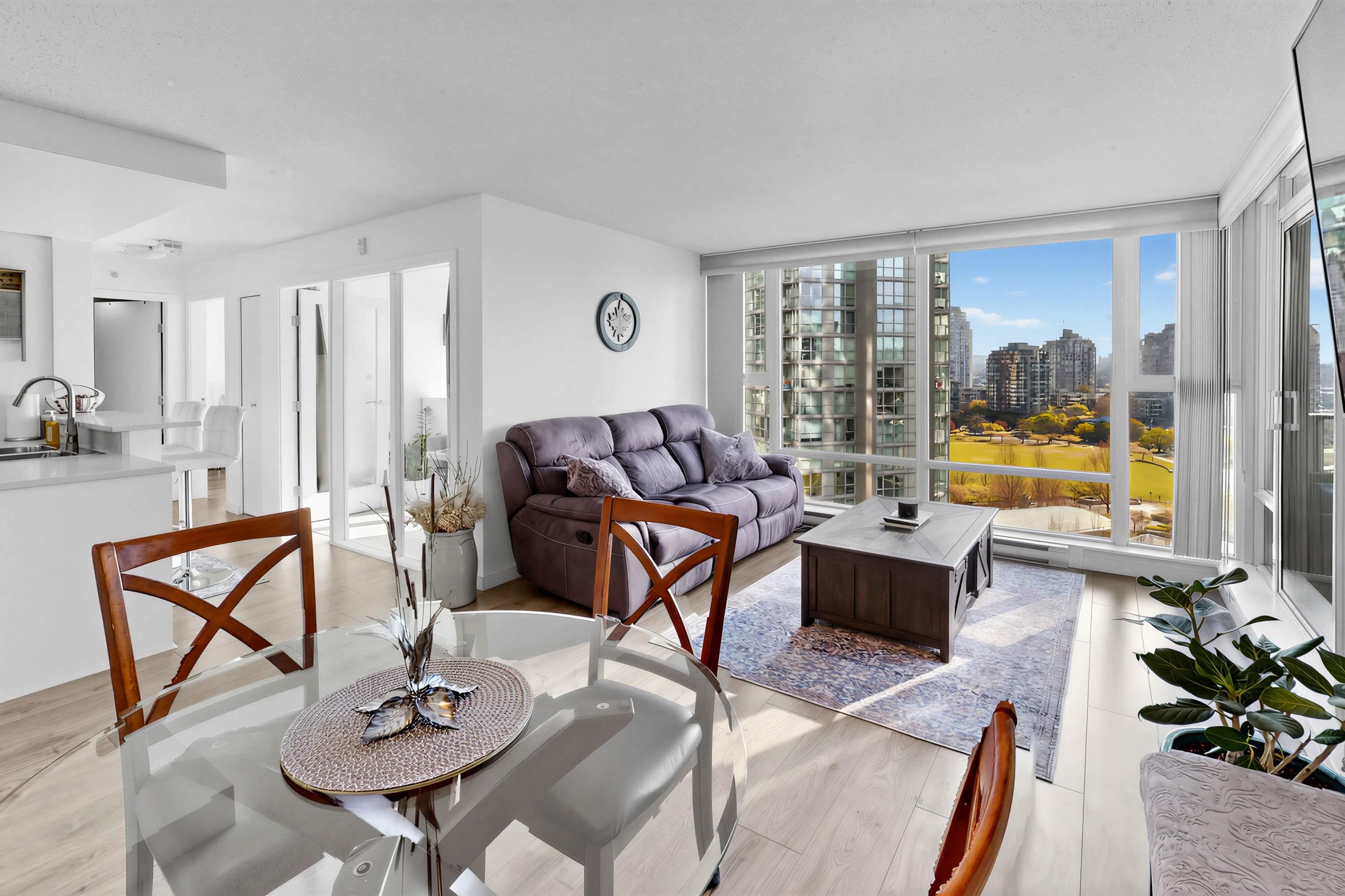 1501 455 BEACH CRESCENT