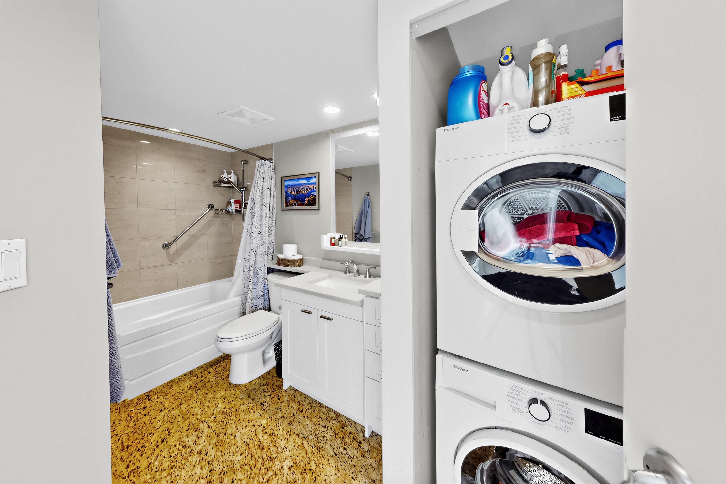 1501 455 BEACH CRESCENT