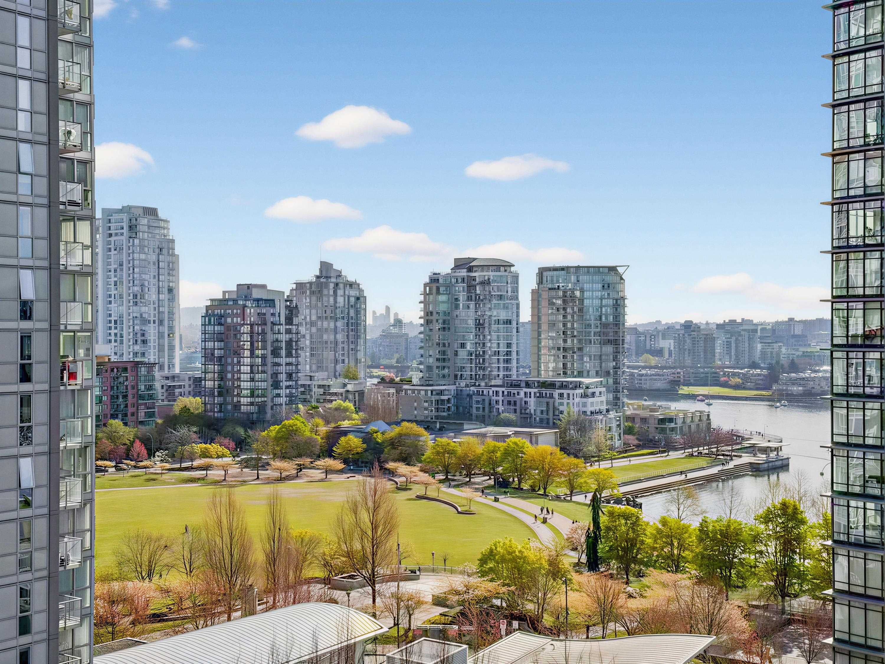 1501 455 BEACH CRESCENT