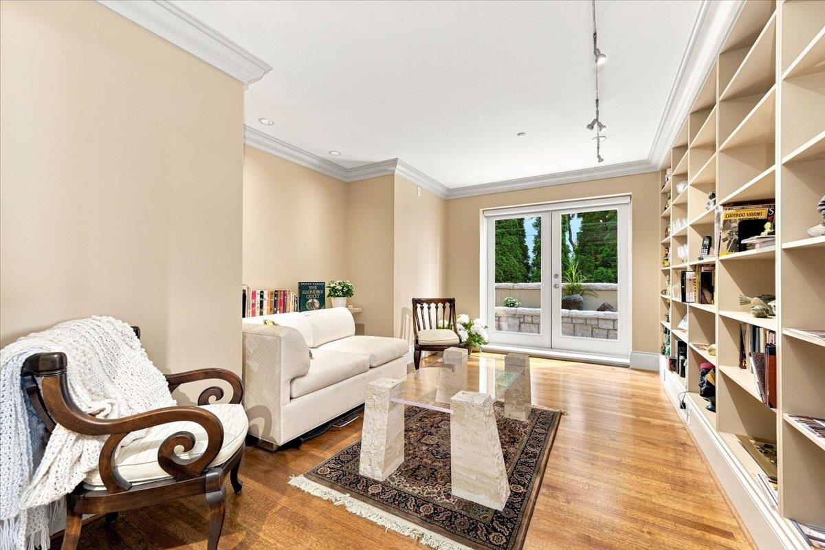 1952 BELLEVUE AVENUE