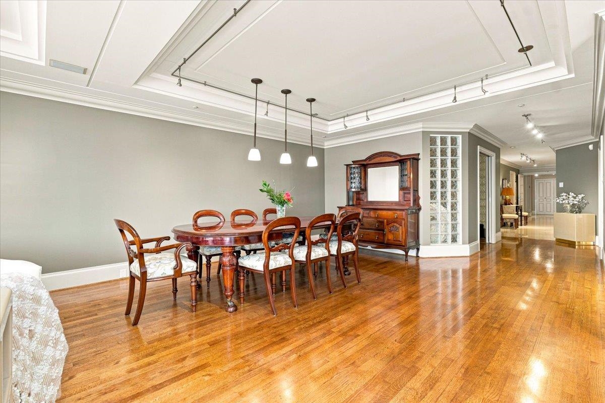1952 BELLEVUE AVENUE