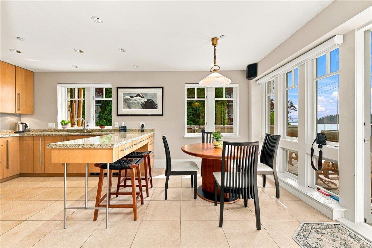 1952 BELLEVUE AVENUE