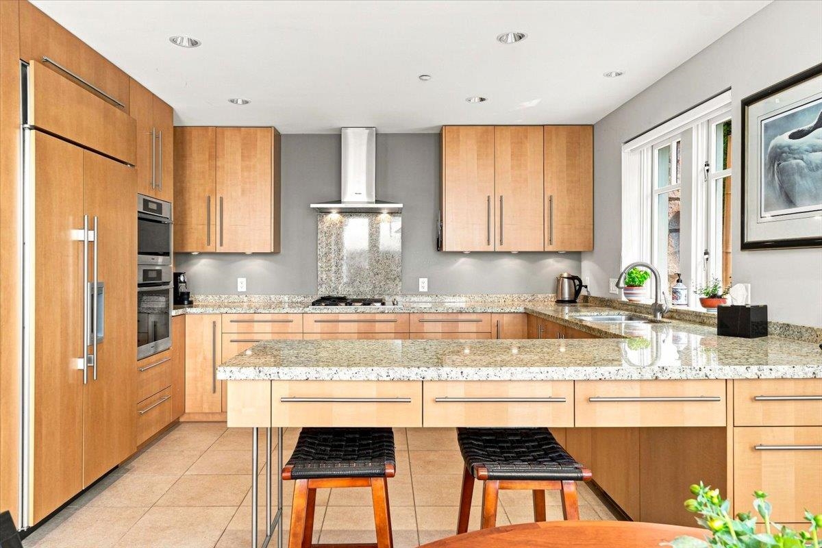 1952 BELLEVUE AVENUE