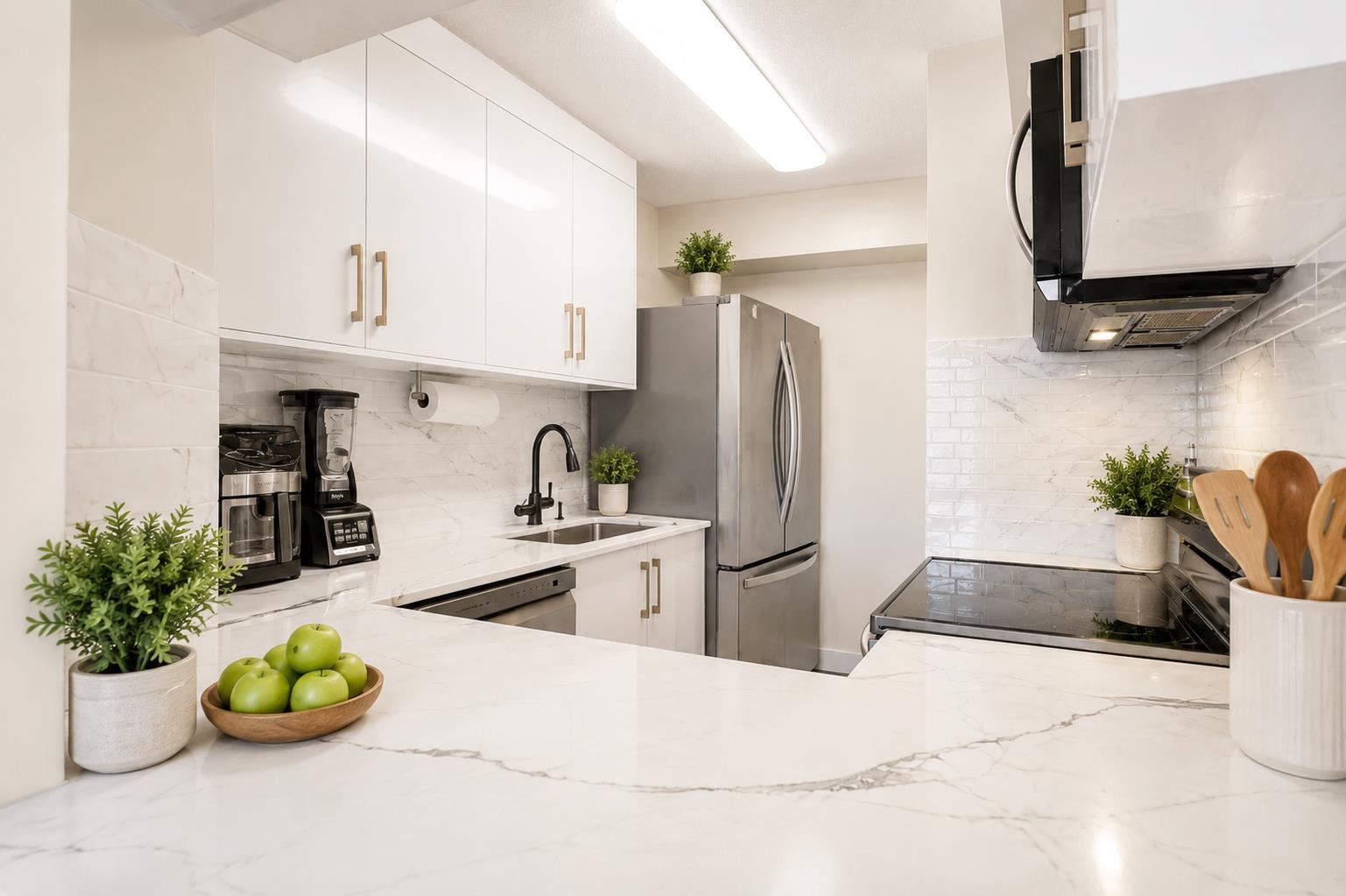 1701 3755 BARTLETT COURT