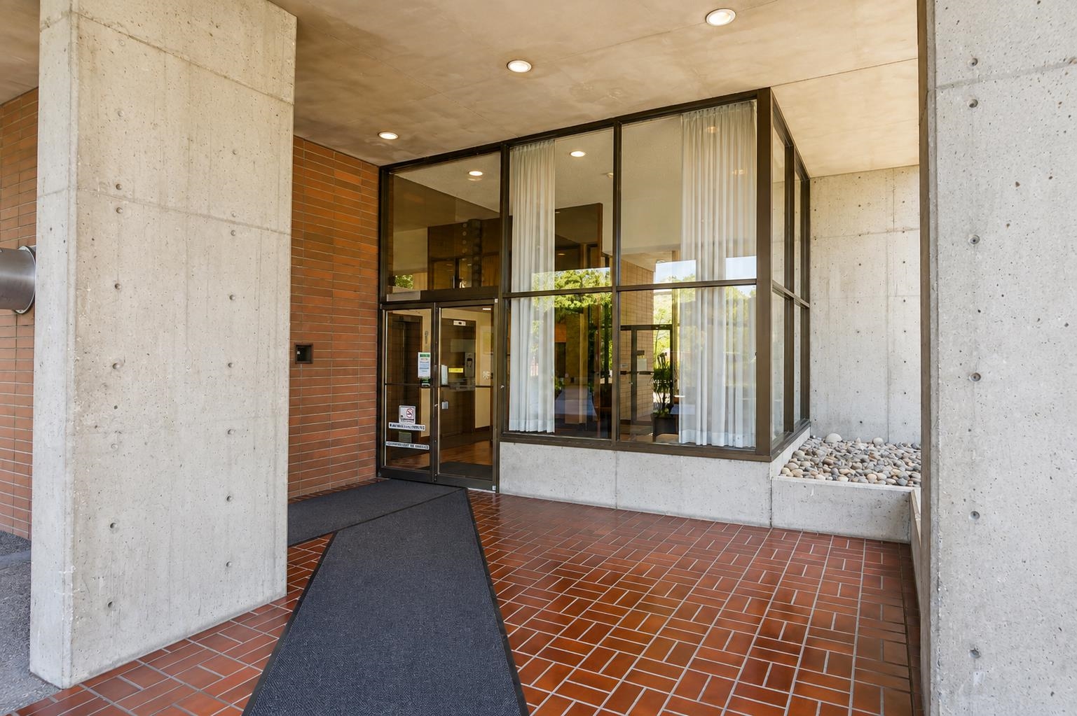1701 3755 BARTLETT COURT