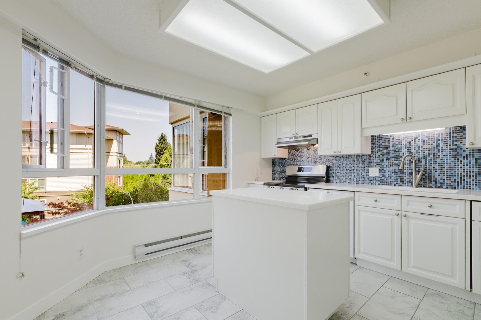 304 3190 GLADWIN ROAD