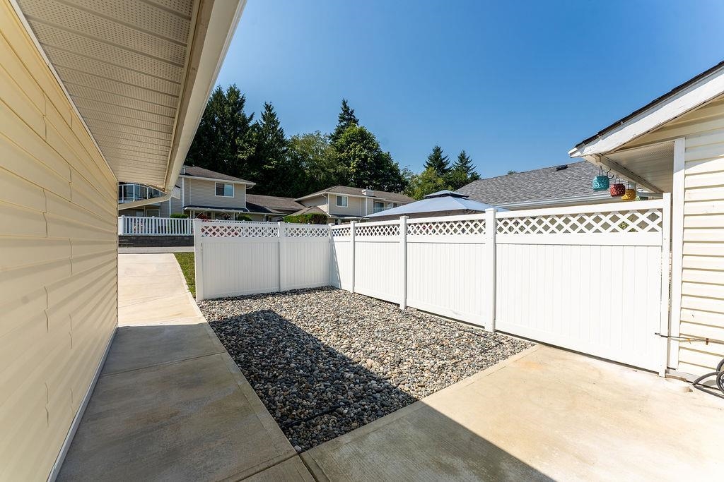 24 1190 FALCON DRIVE