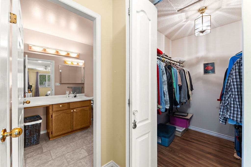 24 1190 FALCON DRIVE