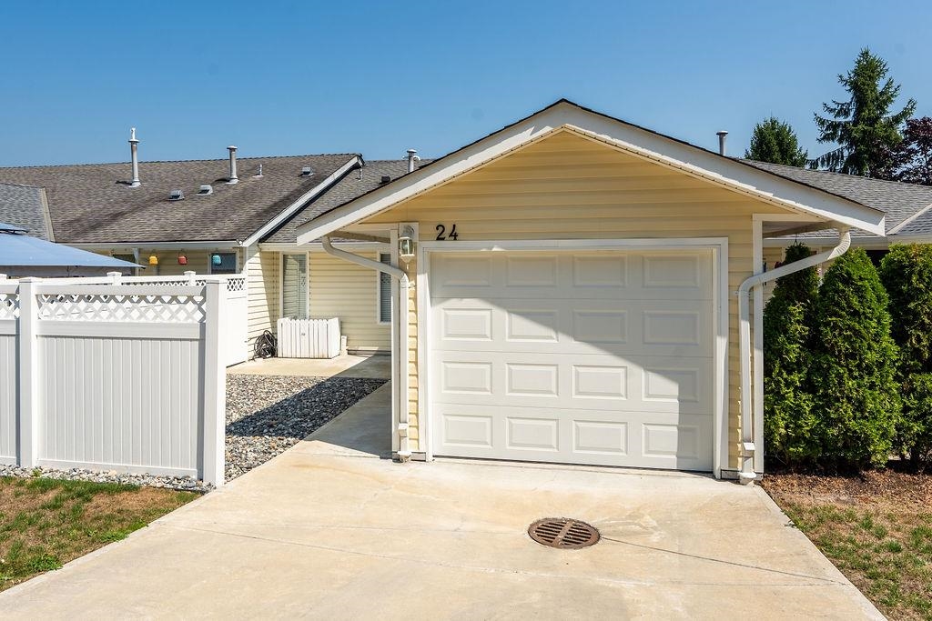 24 1190 FALCON DRIVE