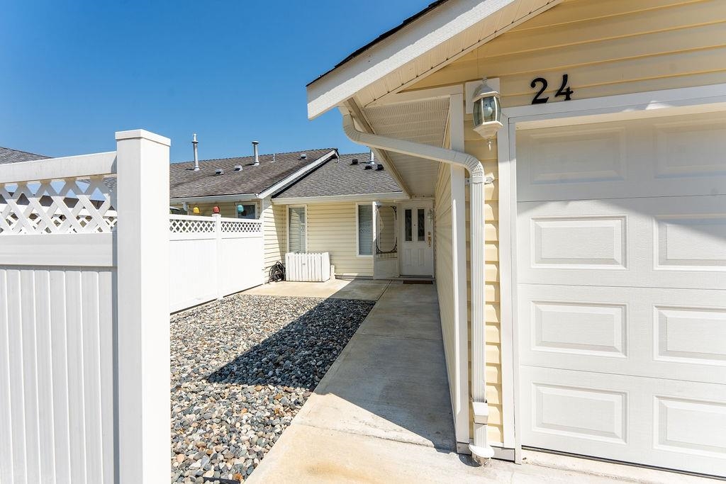 24 1190 FALCON DRIVE