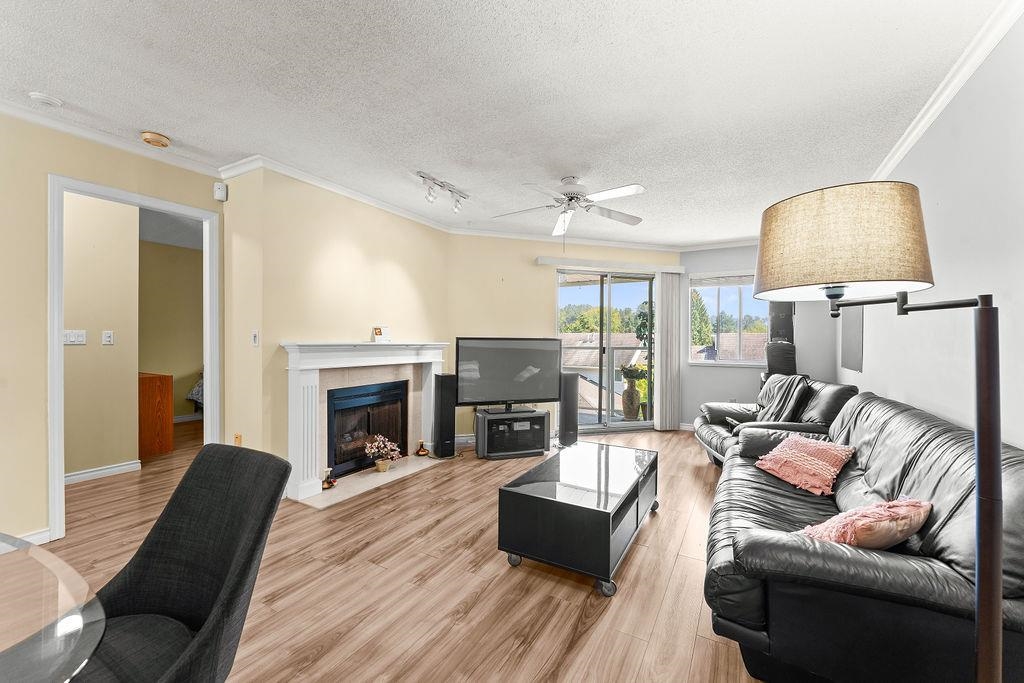 24 1190 FALCON DRIVE