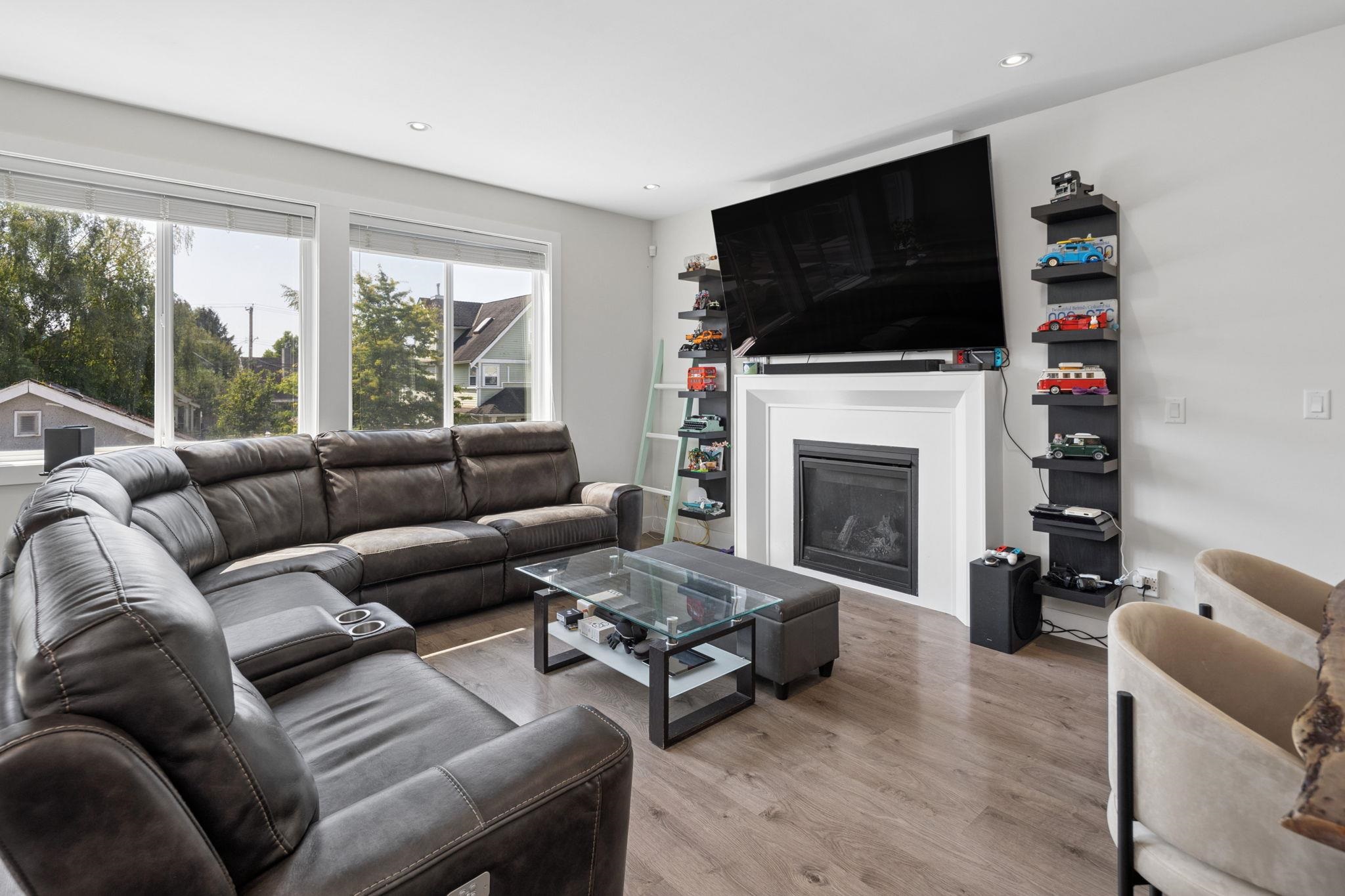 4855 ELLIS LANE