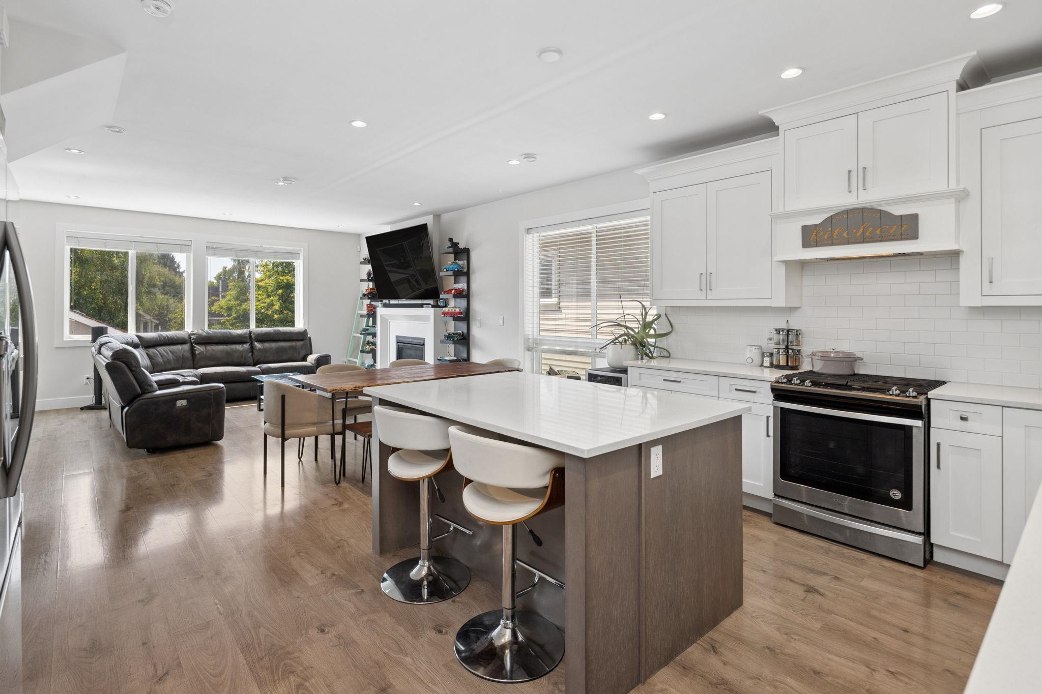 4855 ELLIS LANE