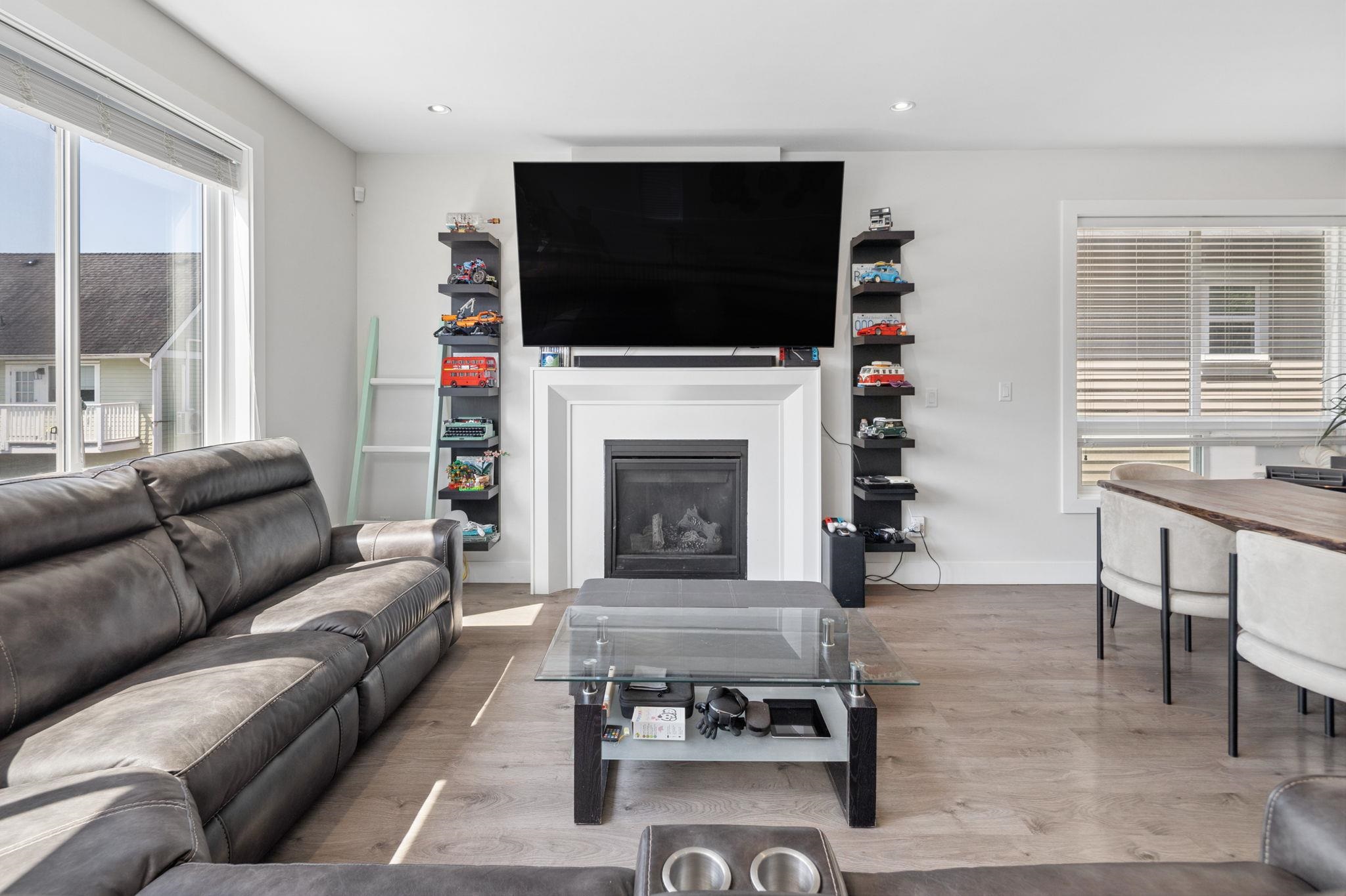 4855 ELLIS LANE