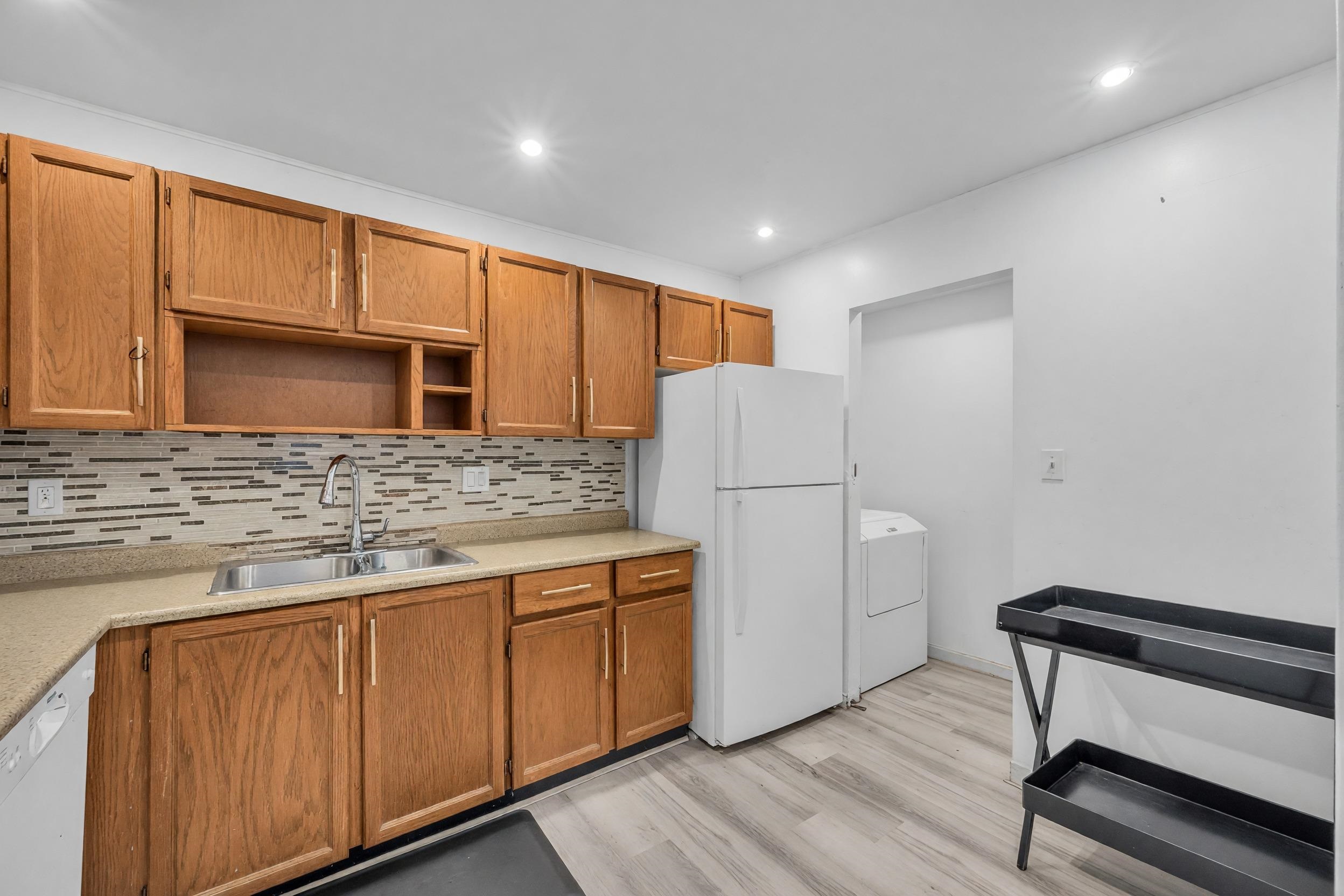 119 8511 WESTMINSTER HIGHWAY