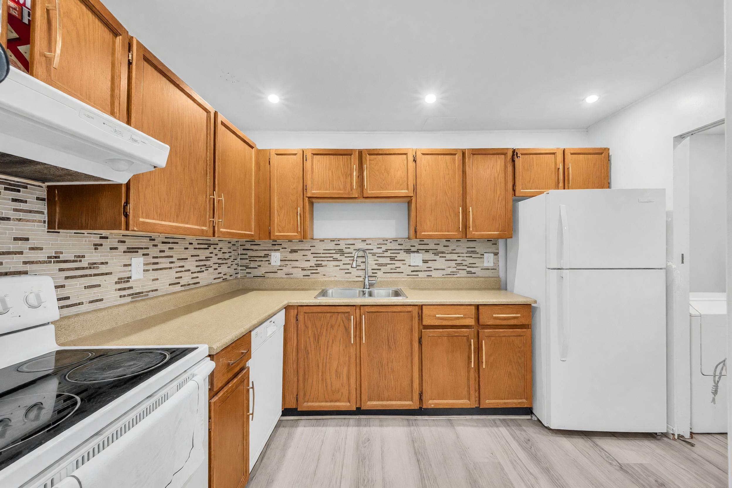 119 8511 WESTMINSTER HIGHWAY