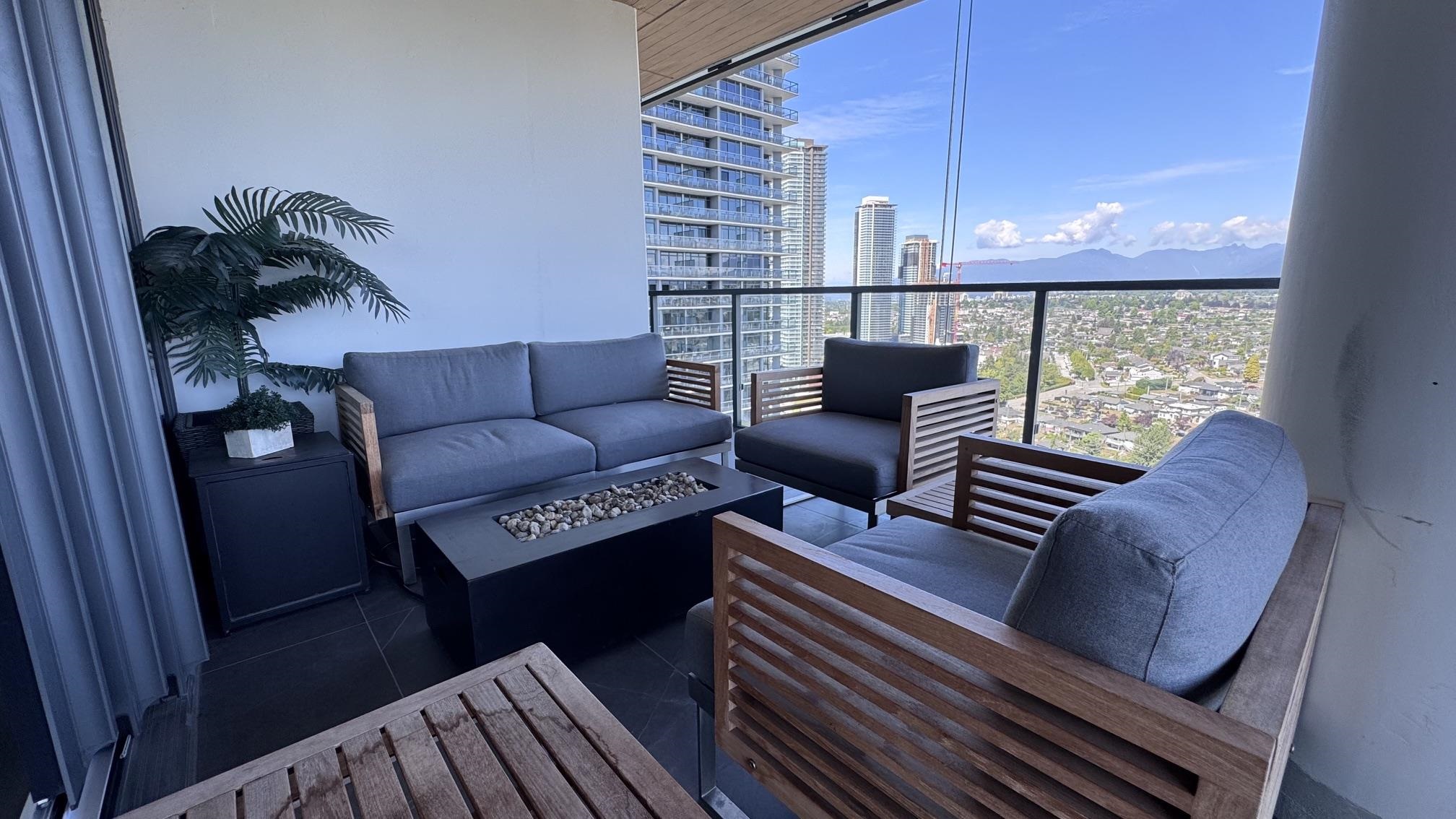 2804 4880 LOUGHEED HIGHWAY